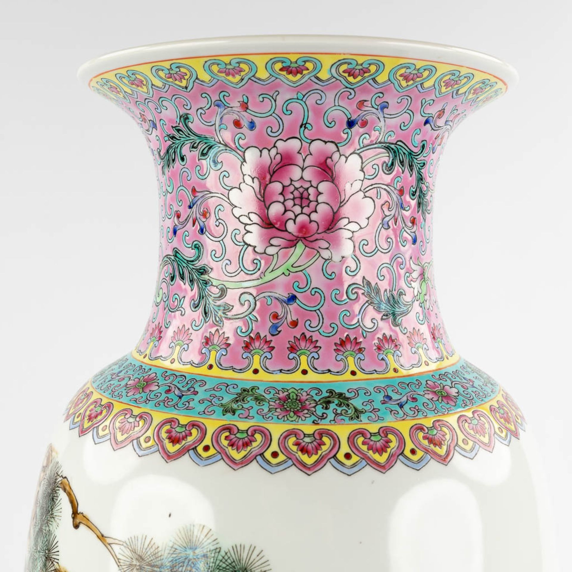 A Chinese vase decorated with peacocks, 20th C. (H:60 x D:24 cm) - Image 11 of 13