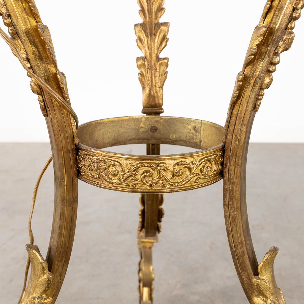 A floorlamp, bronze decorated with ram's heads and garlands in Louis XV style. (H:160 x D:53 cm) - Bild 11 aus 15