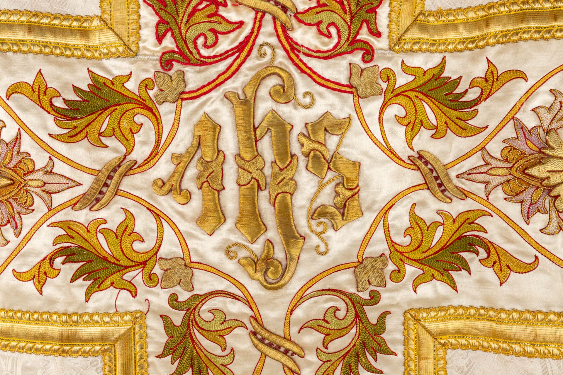 Three Roman Chasubles, Three Stola, thick gold thread embroideries. - Image 14 of 28