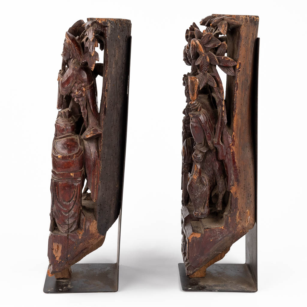 A pair of decorative and Oriental wood-sculptured panels. 19th C. (D:18 x W:26 x H:76 cm) - Bild 4 aus 16