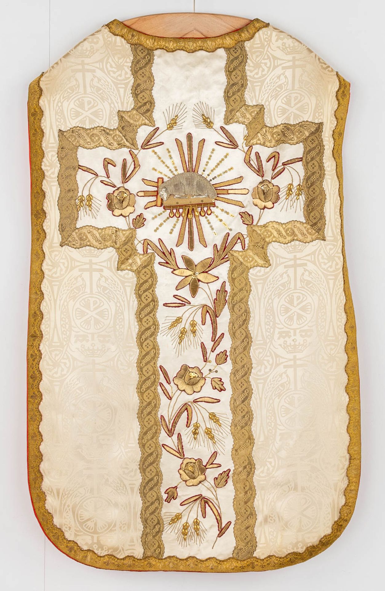 Three Roman Chasubles, Three Stola, thick gold thread embroideries. - Image 19 of 28