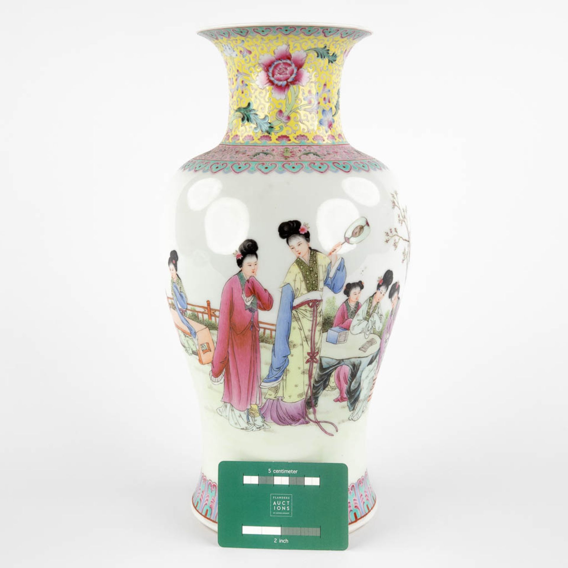 A Chinese vase decorated with a fine decor of ladies. 20th C. (H:34 x D:17 cm) - Image 2 of 14