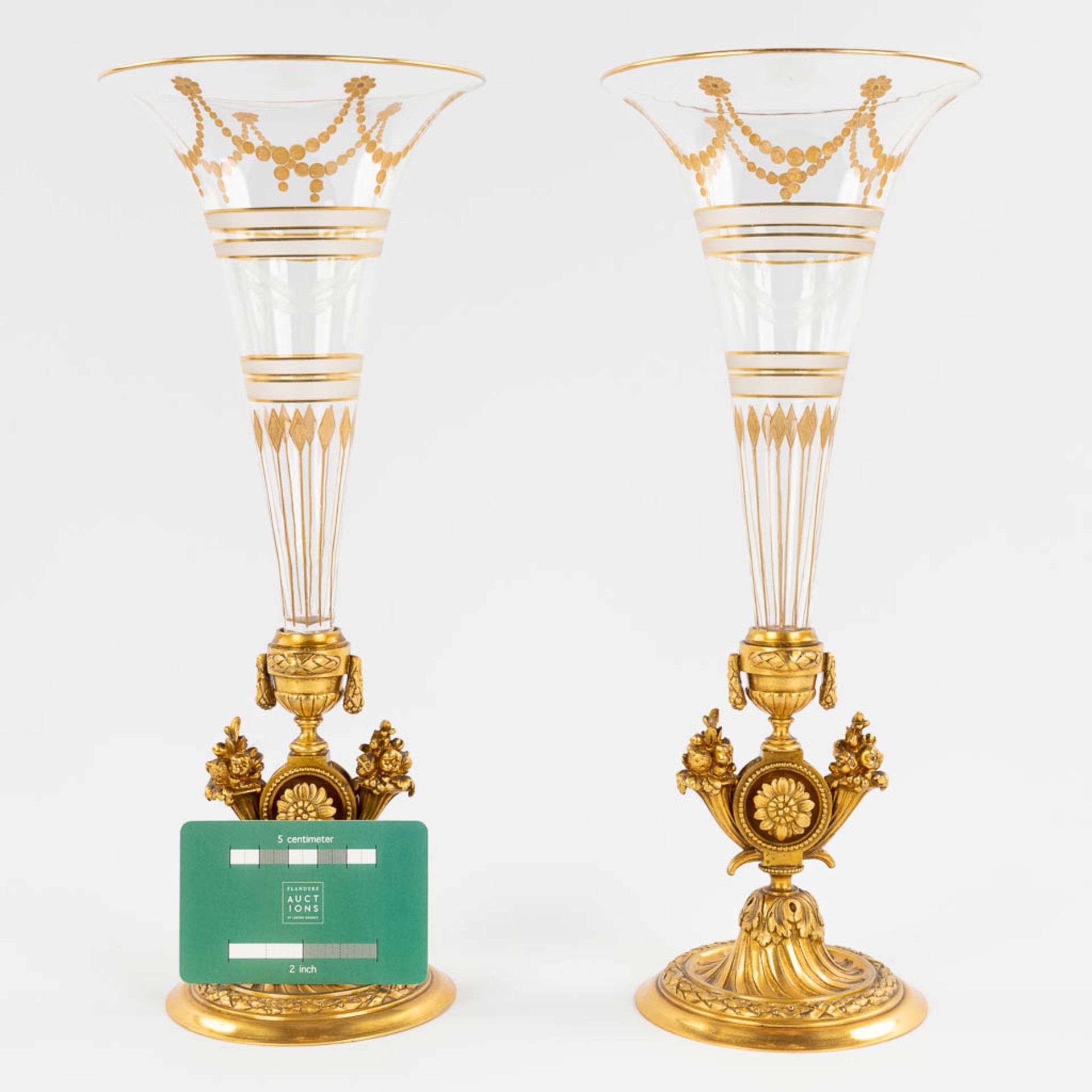 A pair of trumpet vases, gilt bronze and glass in Louis XVI style. 19th C. (H:31,5 x D:13 cm) - Image 2 of 13