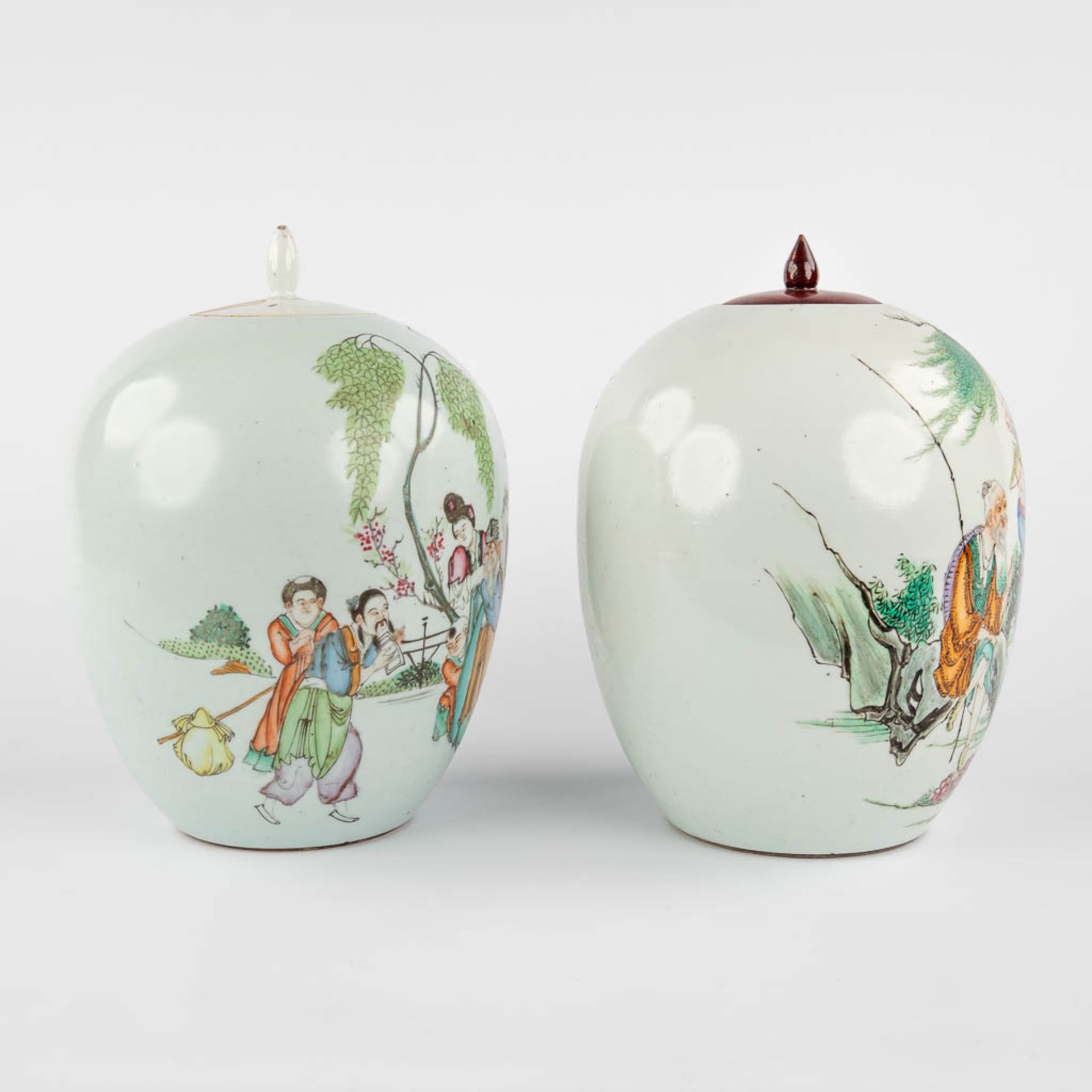 Two Chinese ginger jars, Famille Rose, decorated with wise men and fishermen. 19th/20th C. (H:30 x D - Image 3 of 15