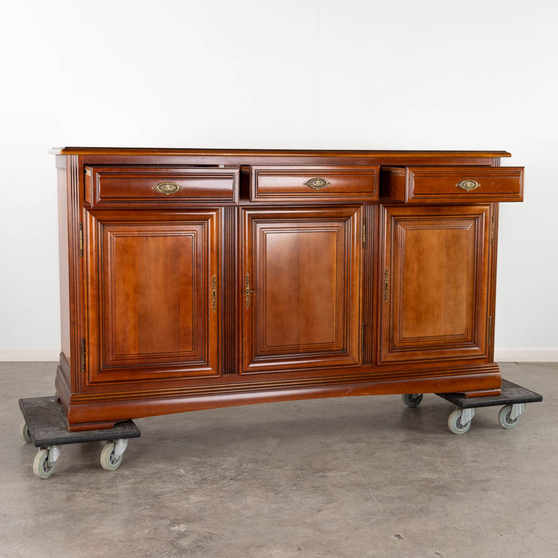 A dresser with 3 door s and 3 drawers, 20th C. (D:50 x W:171 x H:97 cm) - Image 4 of 18