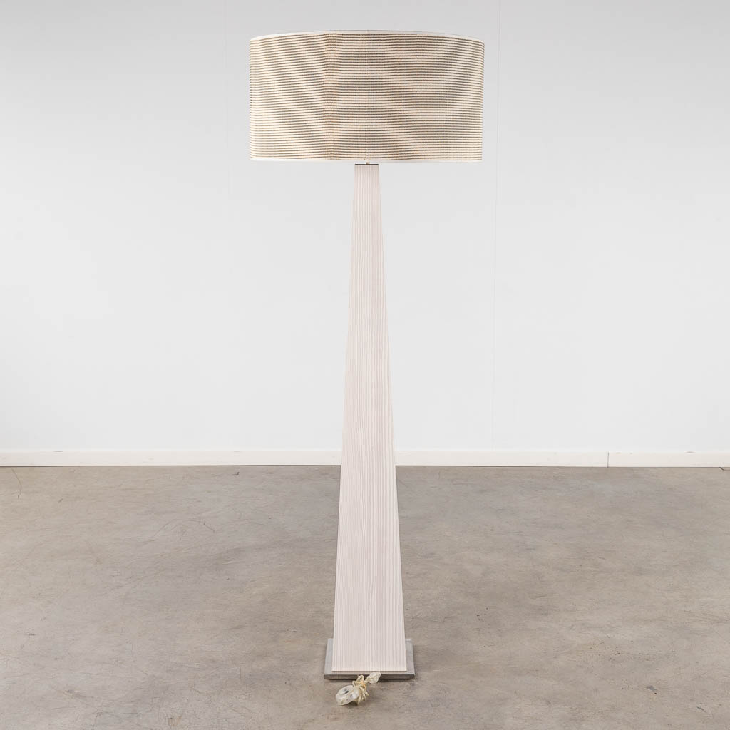 Natuzzi, a floorlamp. 21st C. (H:169 x D:60 cm) - Bild 6 aus 13