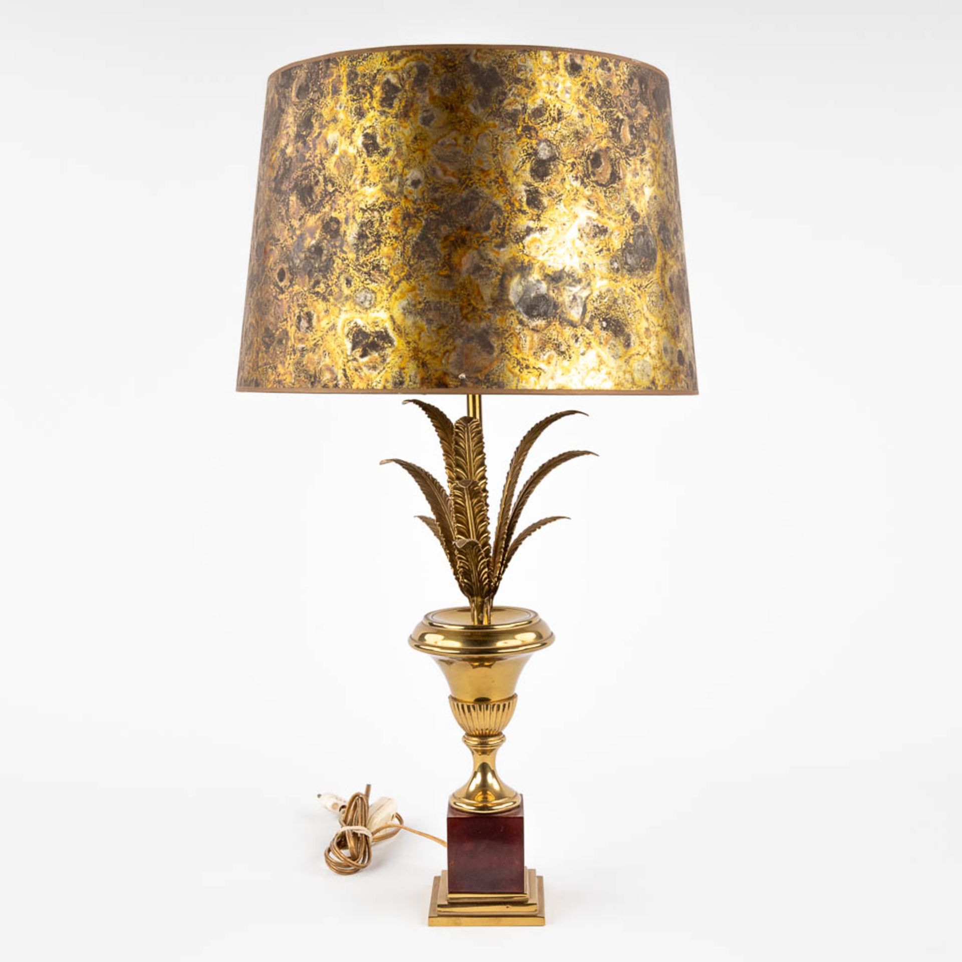 A Hollywood-Regency table lamp in the style of Boulanger. Circa 1980. (H:66 x D:35 cm) - Bild 3 aus 11