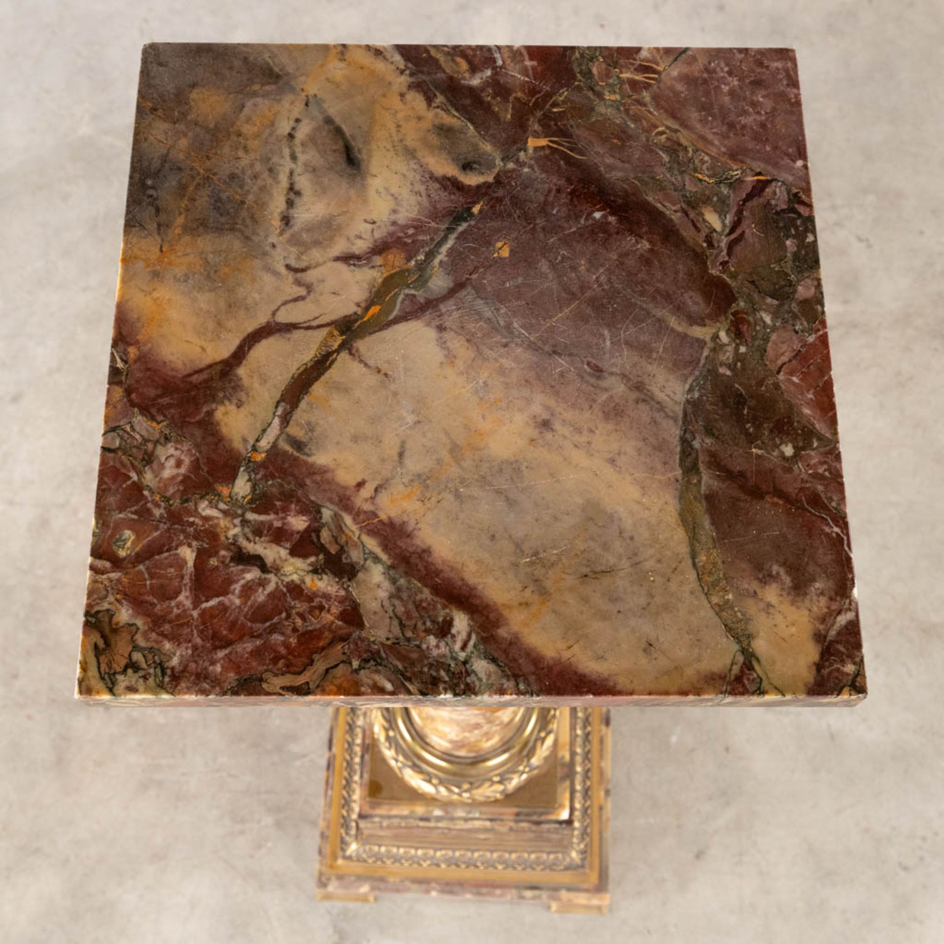 A pedestal, marble mounted with bronze in Corinthian style. Circa 1920. (D:35 x W:35 x H:120 cm) - Image 7 of 13