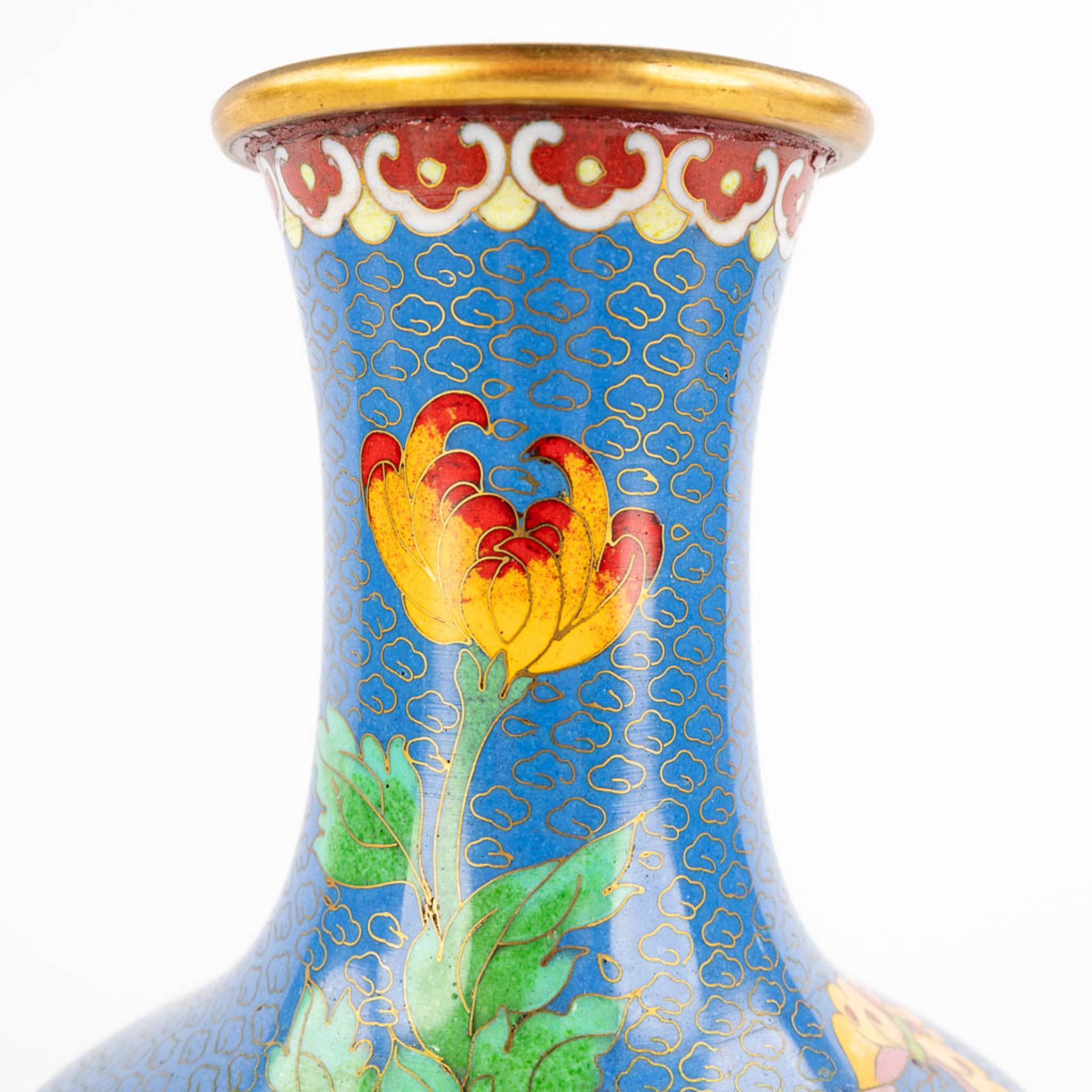 Five Oriental vases, cloisonné bronze. 20th C. (H:25 cm) - Image 9 of 27