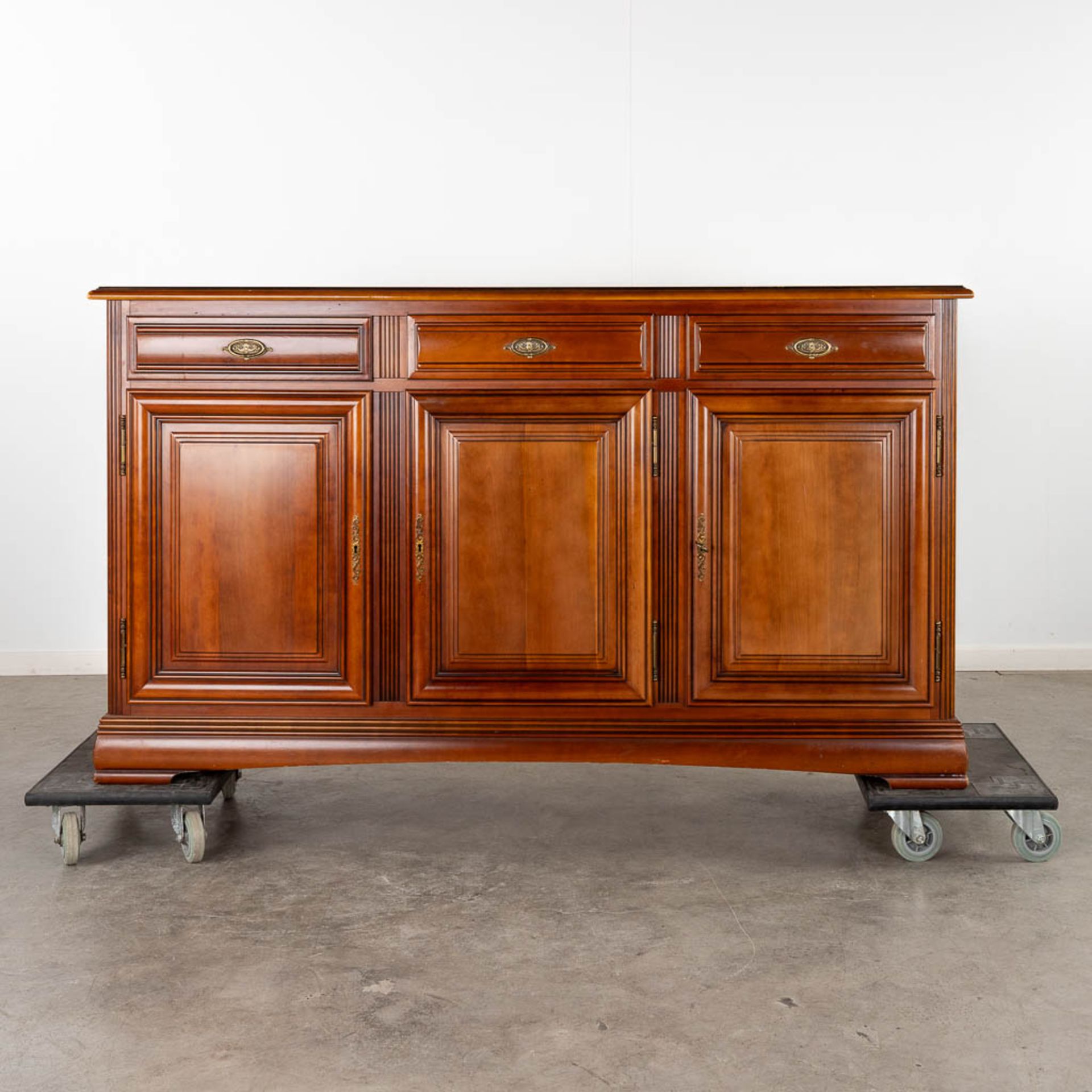 A dresser with 3 door s and 3 drawers, 20th C. (D:50 x W:171 x H:97 cm) - Image 5 of 18