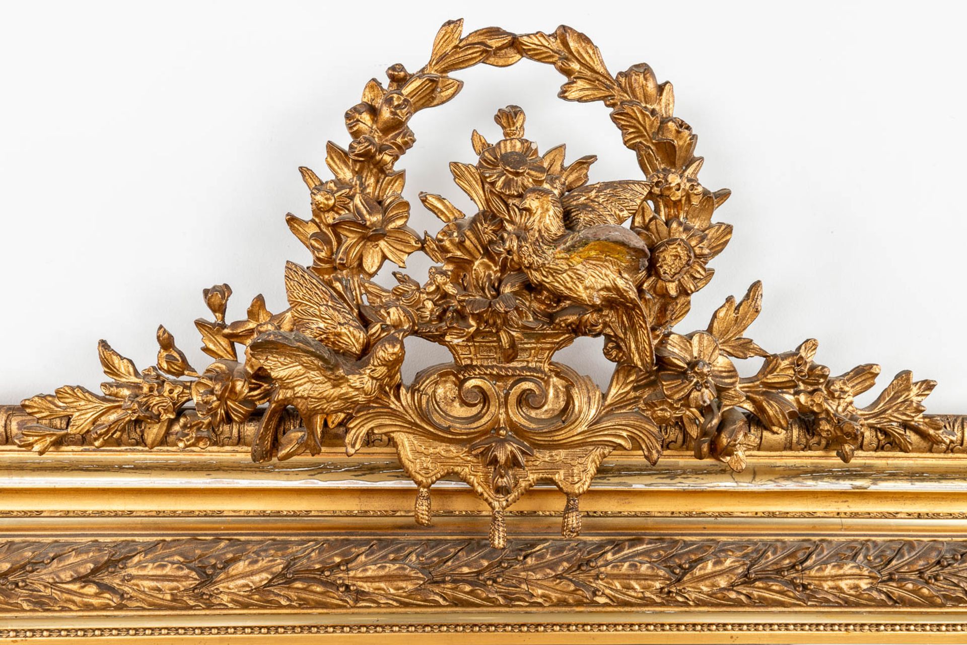 An antique mirror decorated with 'Lovebirds', circa 1900. (W:103 x H:162 cm) - Image 4 of 13