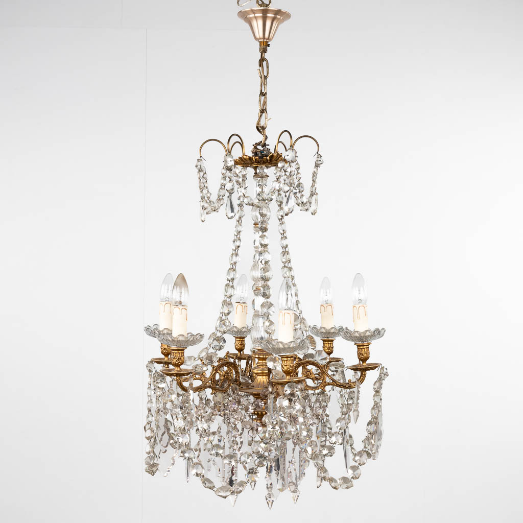 A large chandelier, bronze mounted with glass. (H:80 x D:56 cm) - Bild 3 aus 13