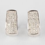 A pair of earrings, 18kt white gold wit brilliants, appr. 2,28ct. 6,96g.