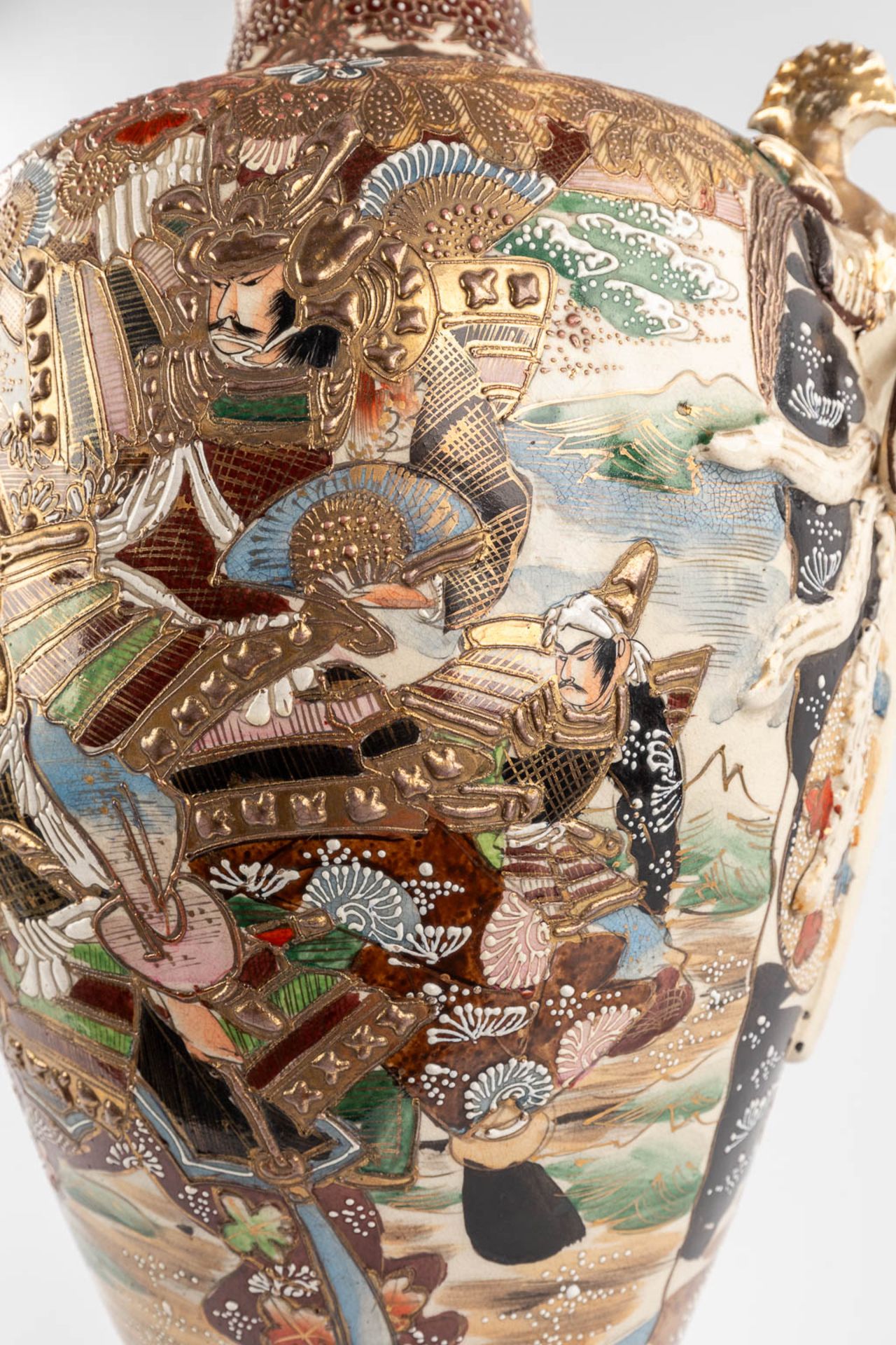 A large and decorative Japanese Satsuma vase. 20th C. (H:80 x D:32 cm) - Image 14 of 16