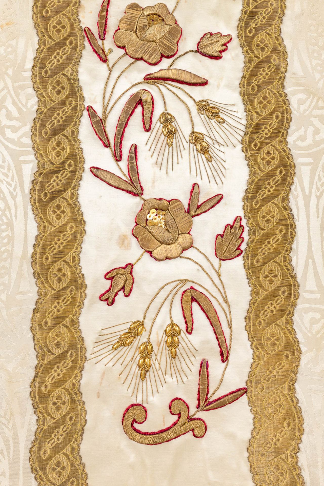 Three Roman Chasubles, Three Stola, thick gold thread embroideries. - Image 26 of 28