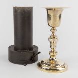 A gilt silver chalice with paten in the original case, dated 1806. 367g. (H:27 x D:14 cm)