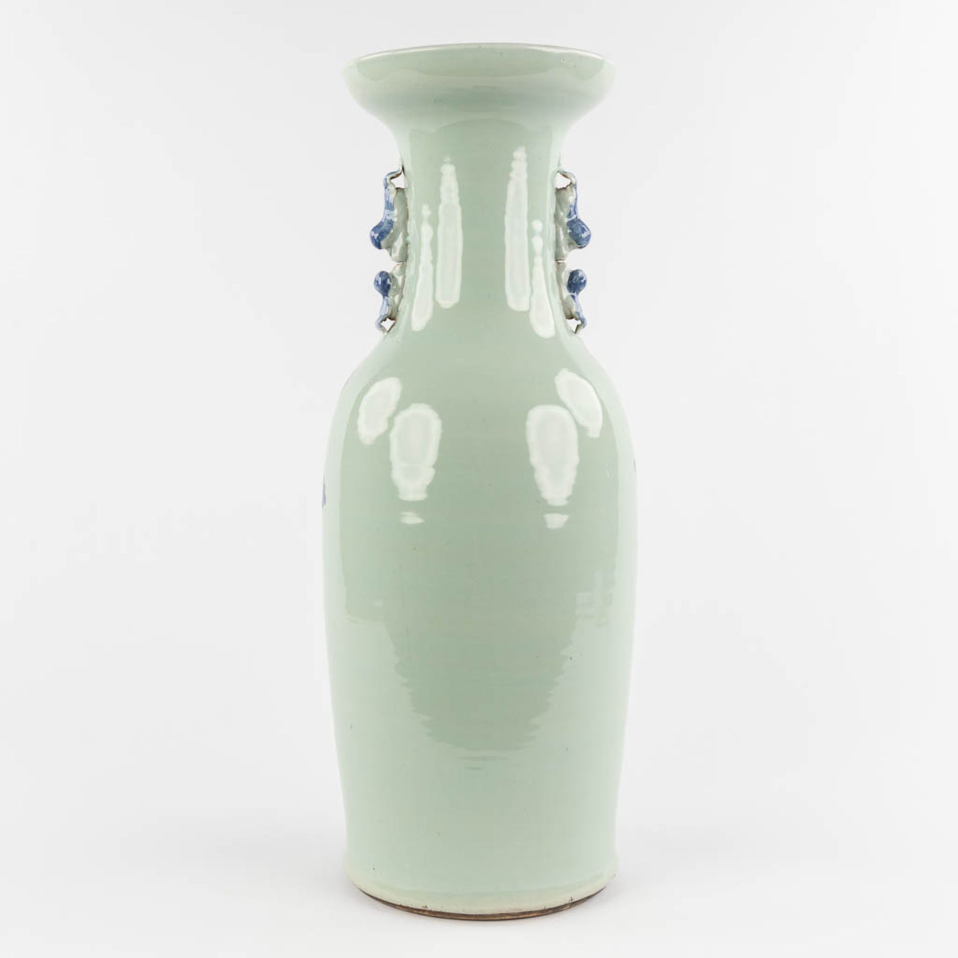 A Chinese Celadon vase with floral decor. 19th/20th C. (H:59 x D:21 cm) - Image 5 of 11