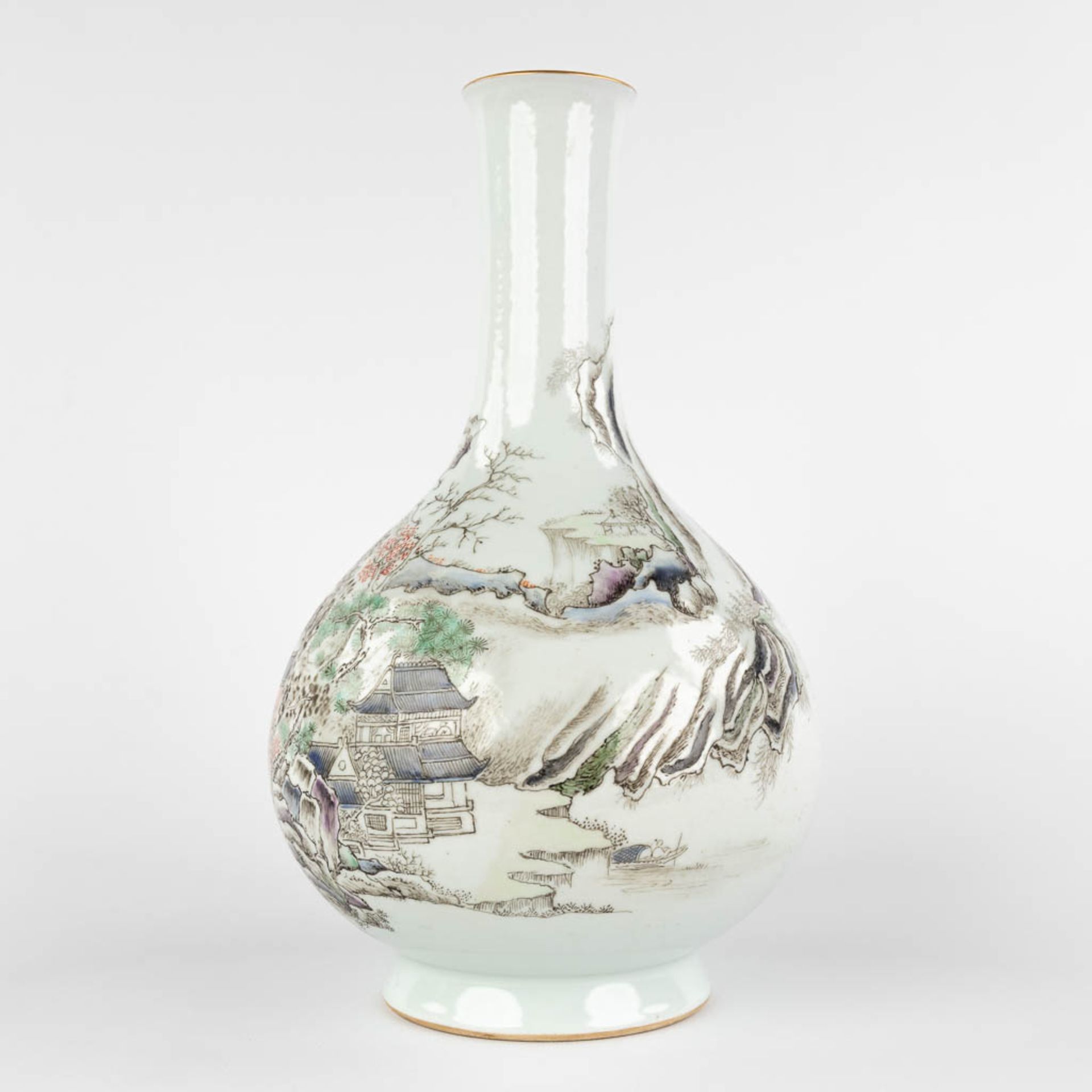 A Chinese vase decorated with landscapes and flowers, Republic, Circa 1900. (H:29 x D:16 cm) - Image 7 of 10