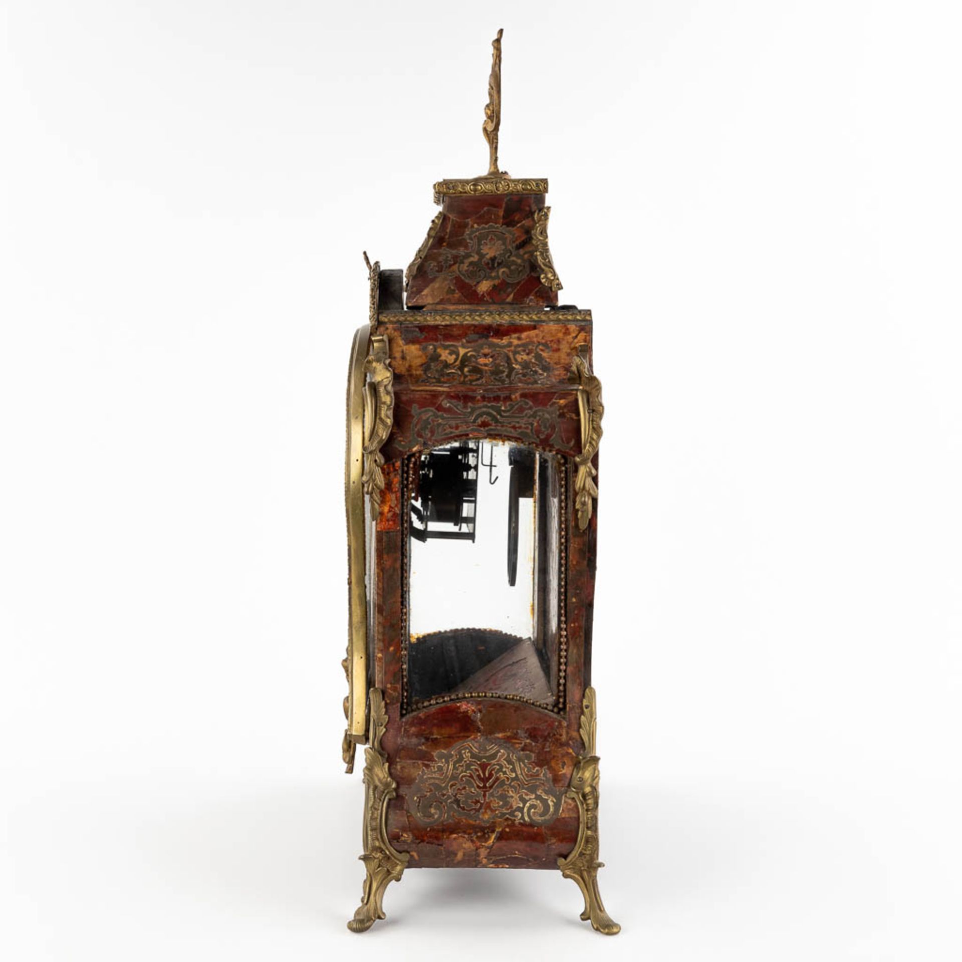 An antique mantle clock, tortoiseshell and copper inlay, early 20th C. (D:18 x W:38 x H:65 cm) - Bild 9 aus 15