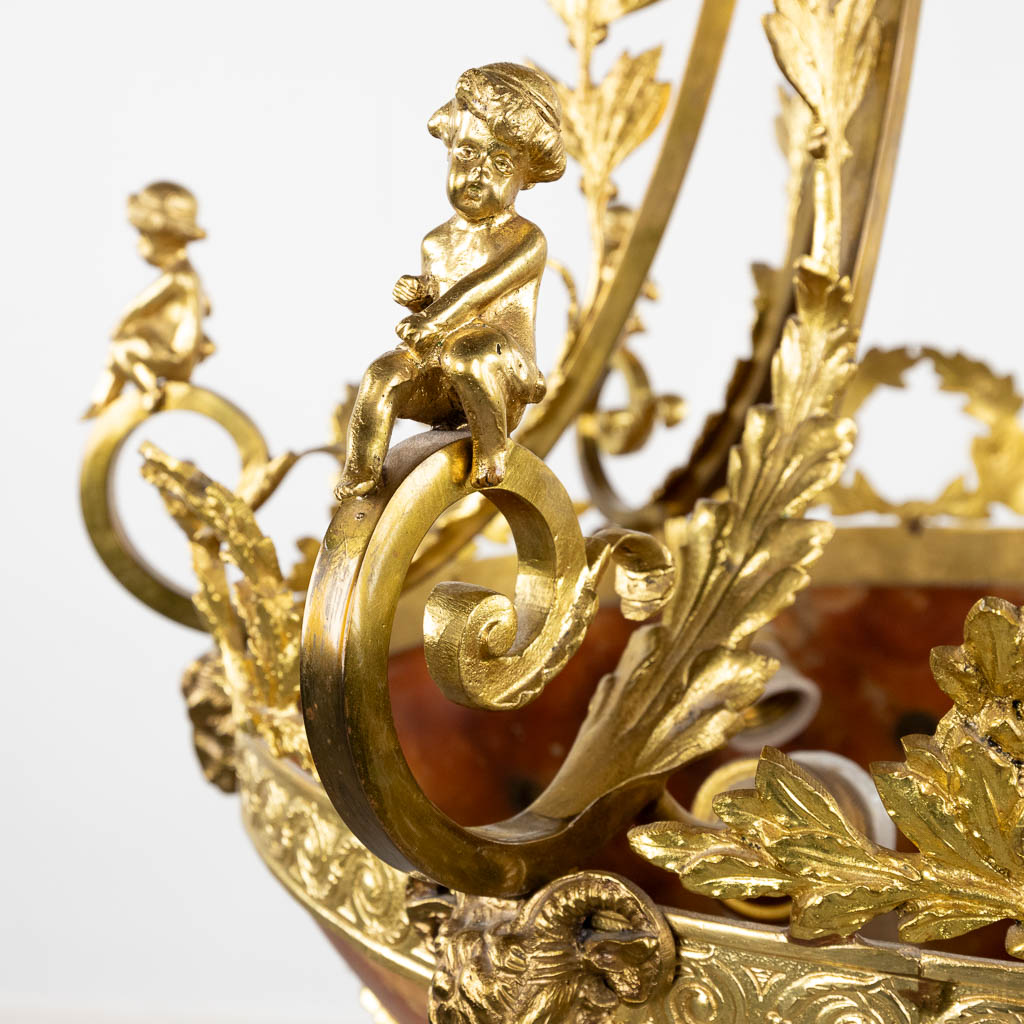 A chandelier, bronze with alabaster, decorated with putti and ram's heads, Louis XVI style. Circa 19 - Bild 8 aus 13