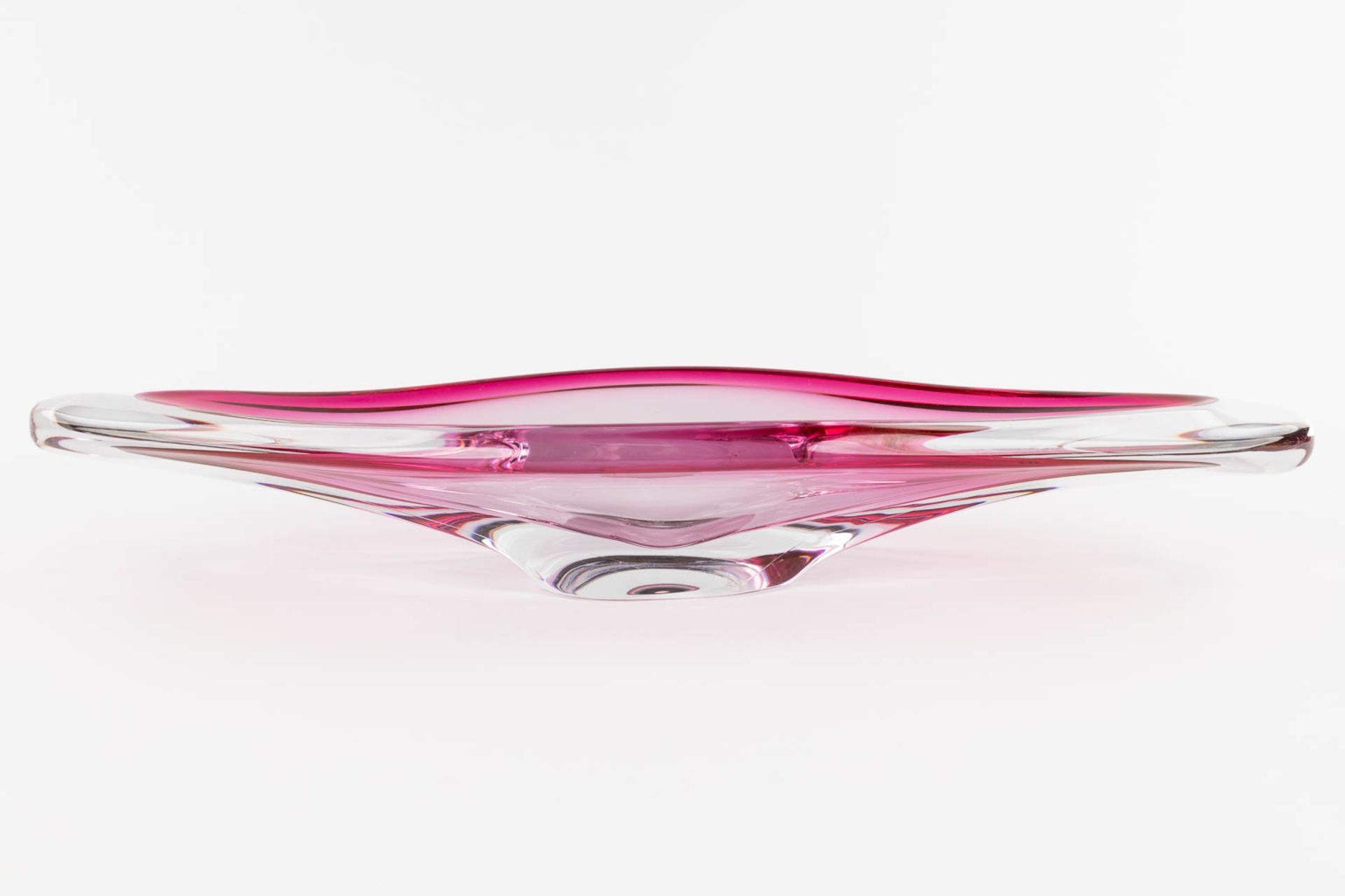 Val Saint Lambert, a pink crystal tray. (D:18,5 x W:54 x H:7,5 cm) - Image 5 of 11