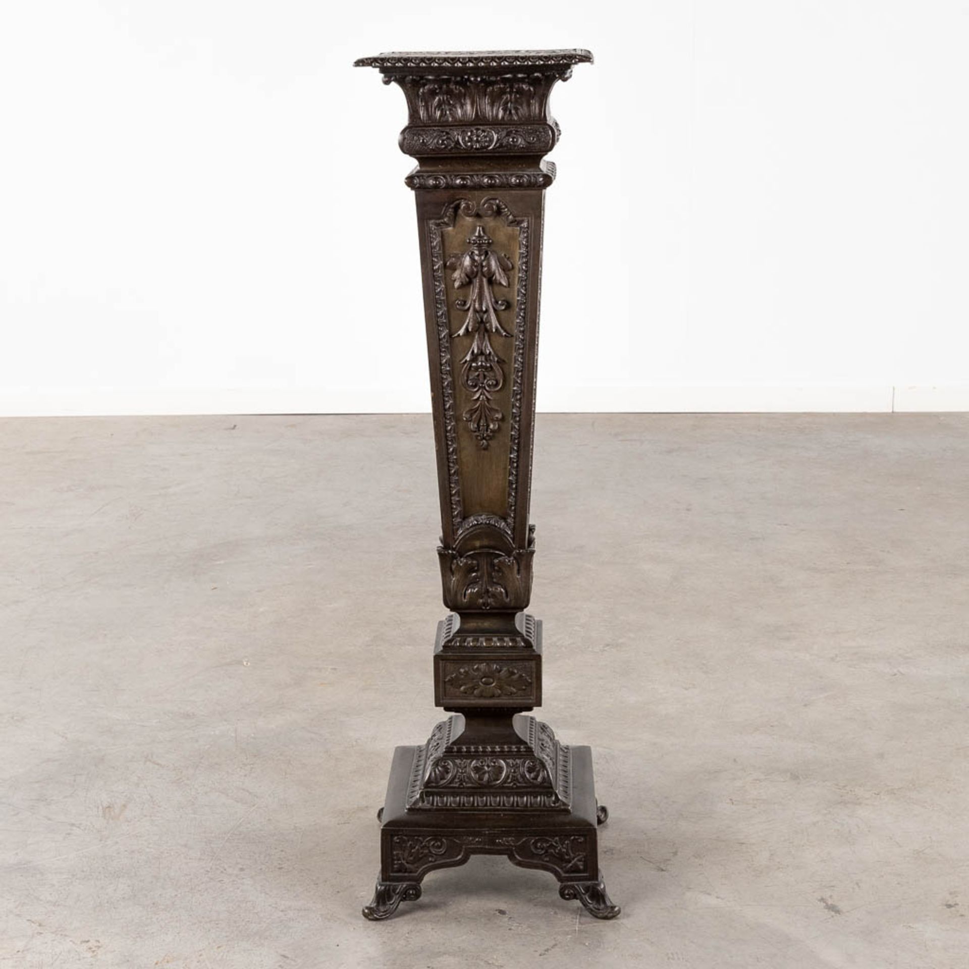 An antique pedestal, spelter in Louis XVI style. (D:31 x W:31 x H:102 cm) - Image 3 of 11