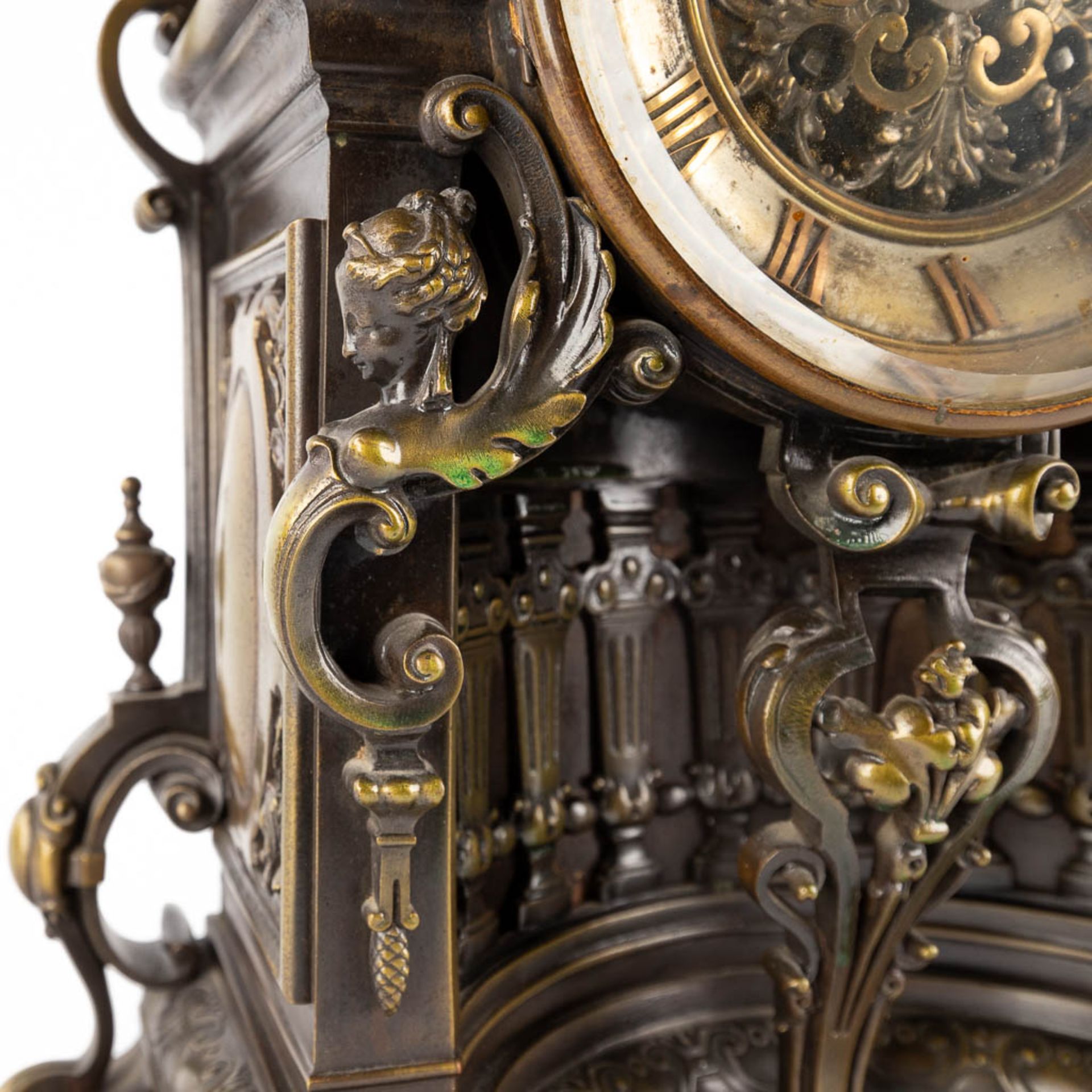 A three-piece mantle garniture clock and candelabra. Clock with an image of Mercury/Hermès. 19th C. - Image 12 of 14