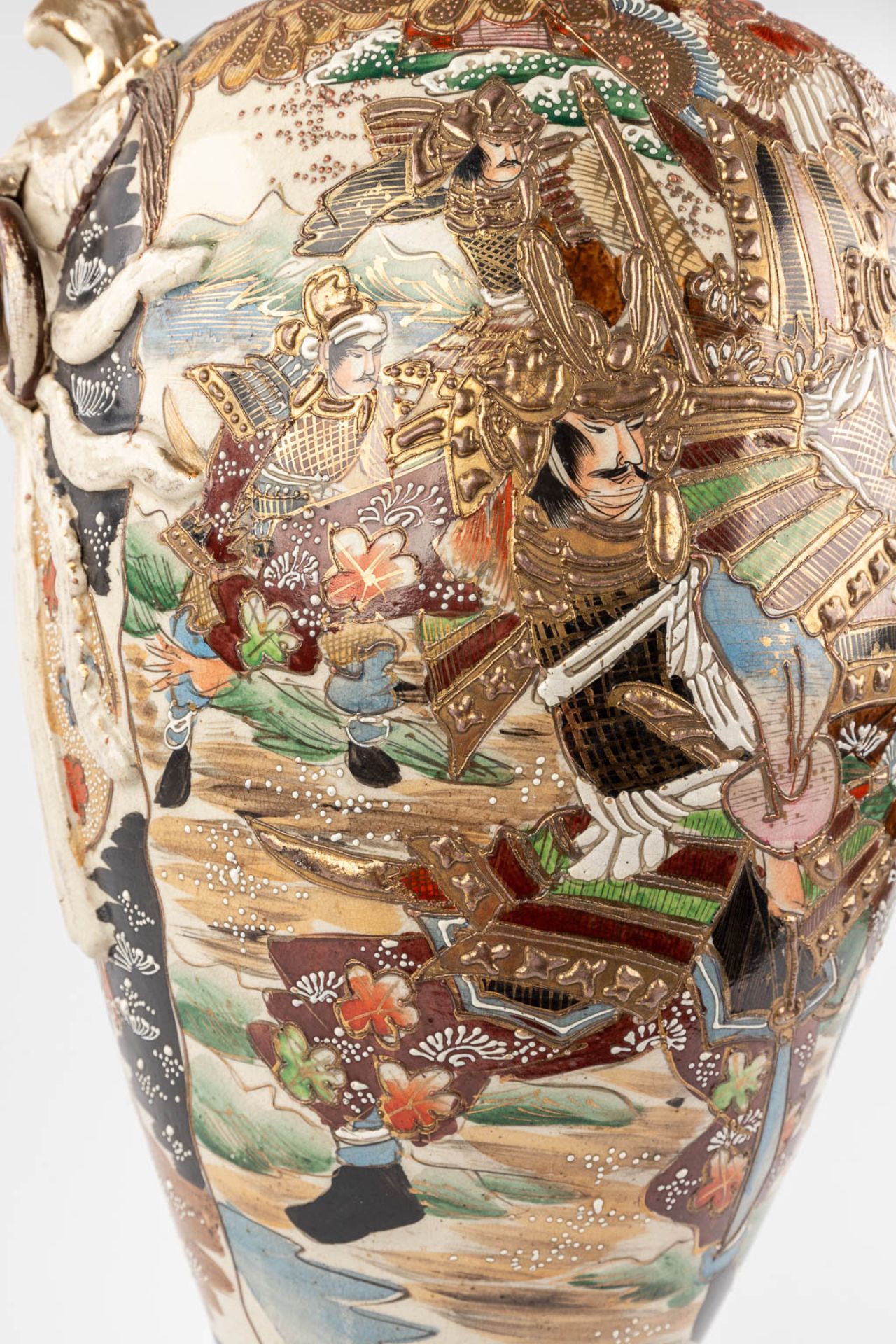 A large and decorative Japanese Satsuma vase. 20th C. (H:80 x D:32 cm) - Image 13 of 16