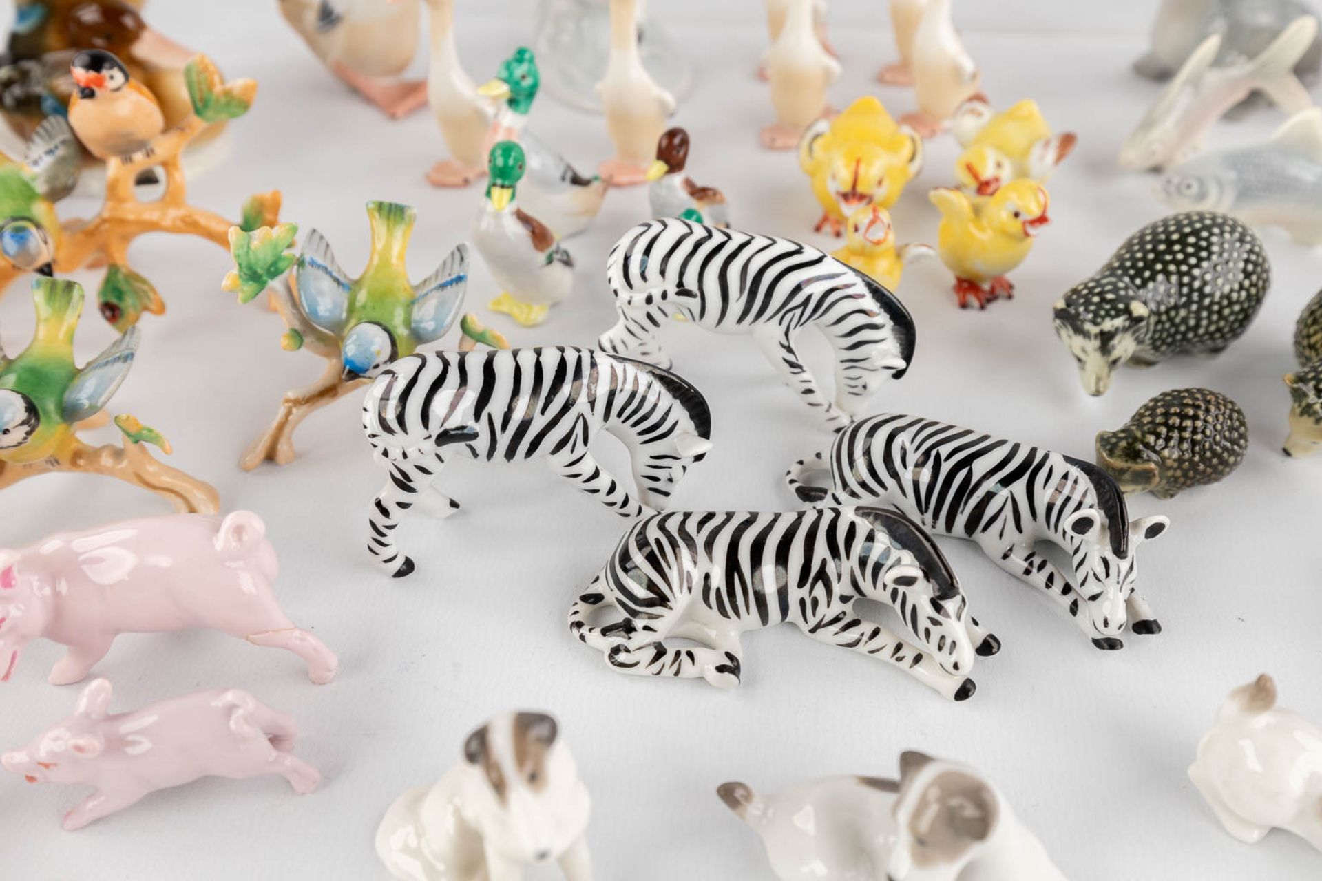 A large lot of miniature figurines of animals, Germany, 20th C. (D:6 x W:10,5 x H:10,5 cm) - Bild 8 aus 21
