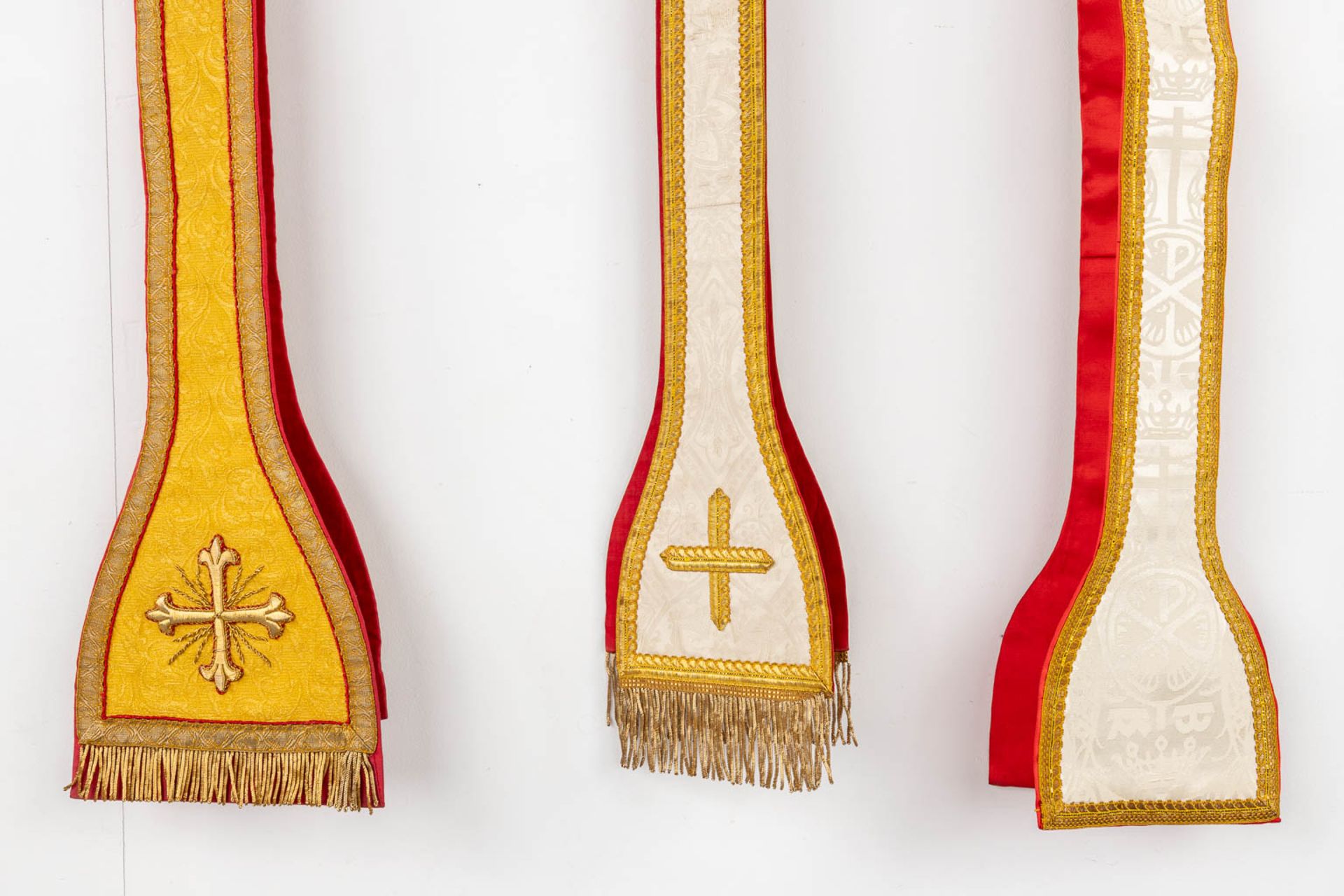 Three Roman Chasubles, Three Stola, thick gold thread embroideries. - Image 28 of 28
