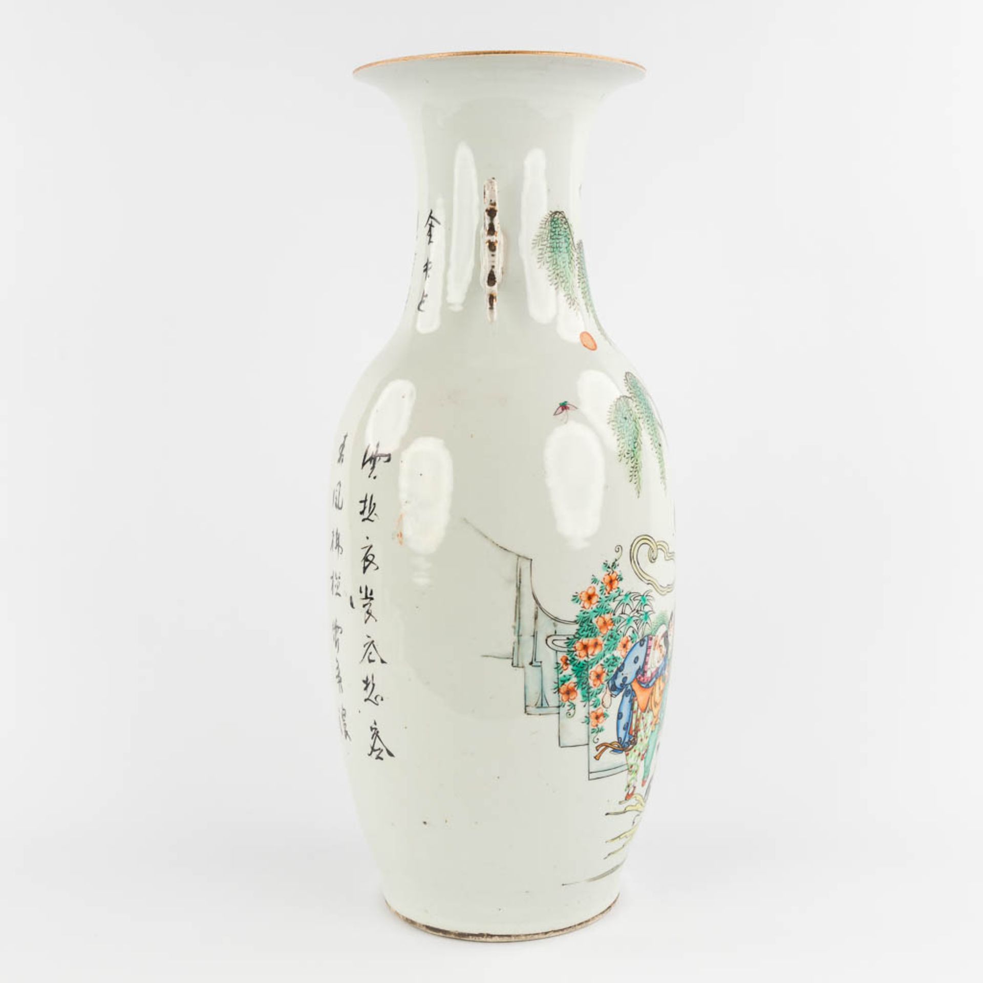 Two Chinese vases and a Ginger Jar, decorated with ladies. 19th/20th C. (H:57 x D:23 cm) - Image 4 of 31