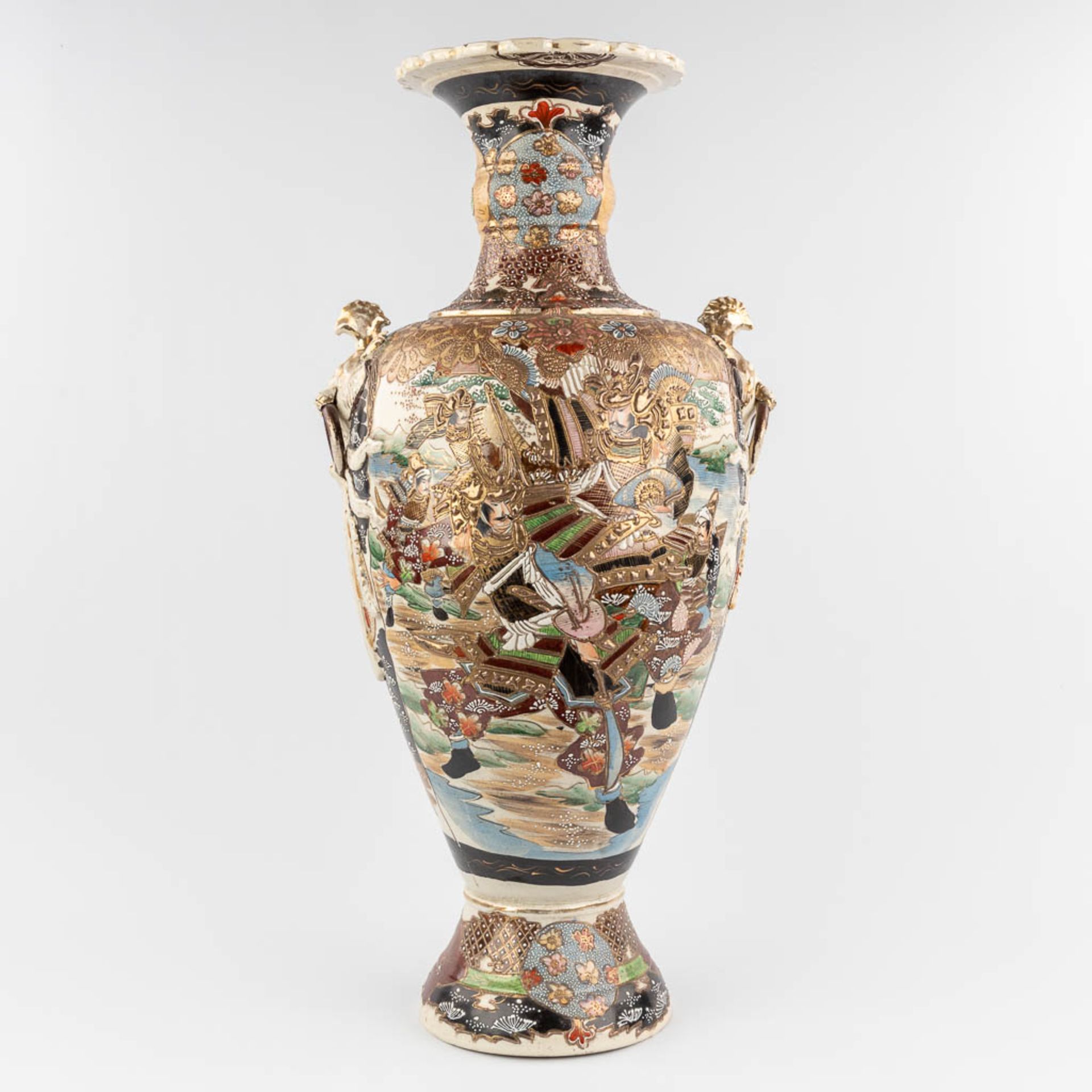 A large and decorative Japanese Satsuma vase. 20th C. (H:80 x D:32 cm)
