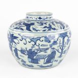 A Chinese jar, blue-white glaze of cranes, figurines and trees. After Ming, 20th C. (H:21,5 x D:27 c