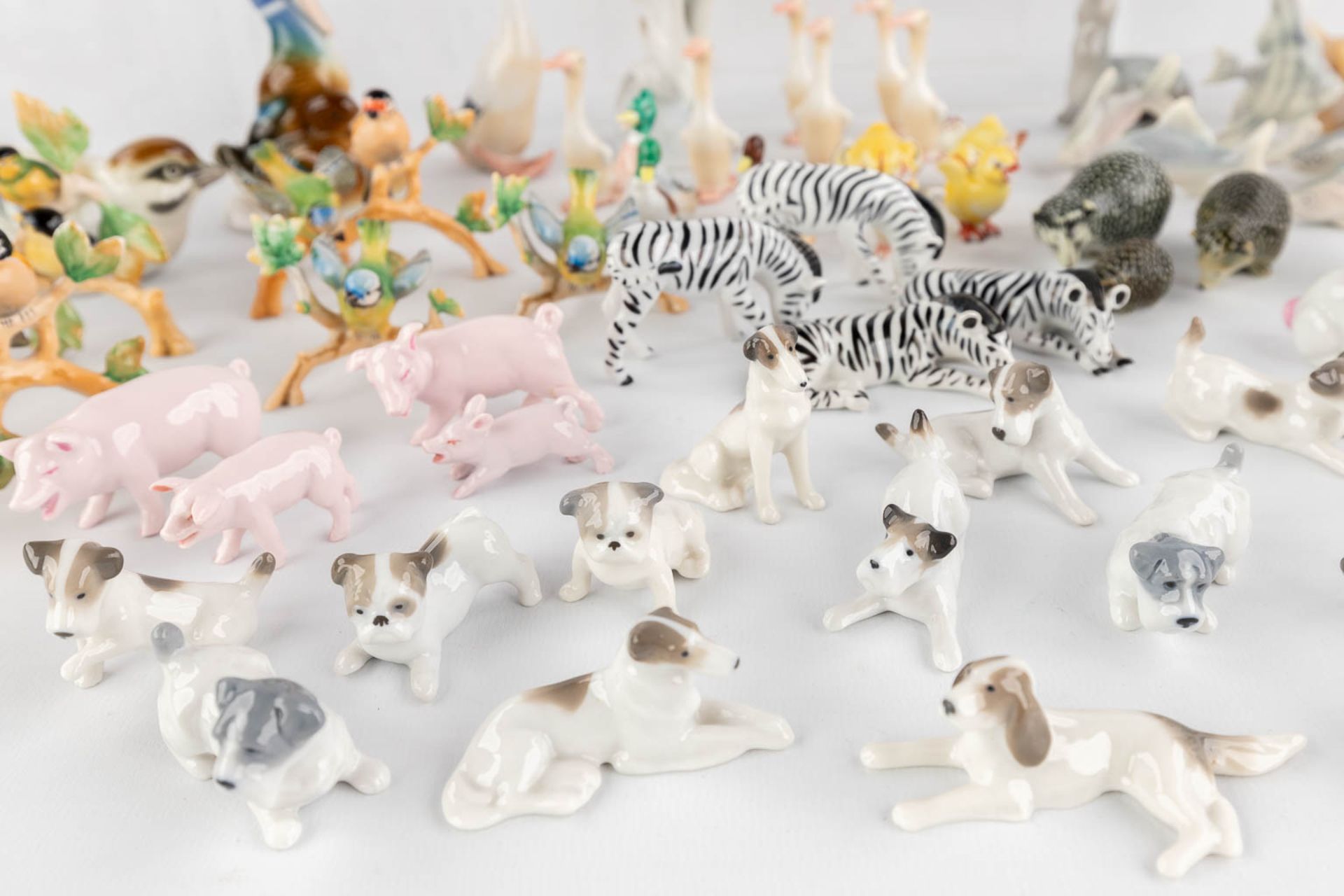 A large lot of miniature figurines of animals, Germany, 20th C. (D:6 x W:10,5 x H:10,5 cm) - Bild 14 aus 21