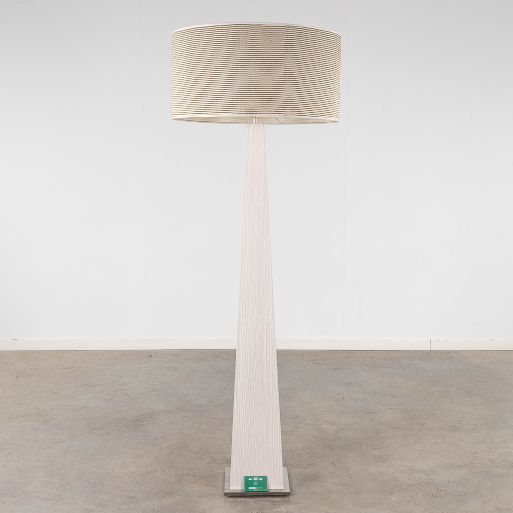 Natuzzi, a floorlamp. 21st C. (H:169 x D:60 cm) - Bild 2 aus 13