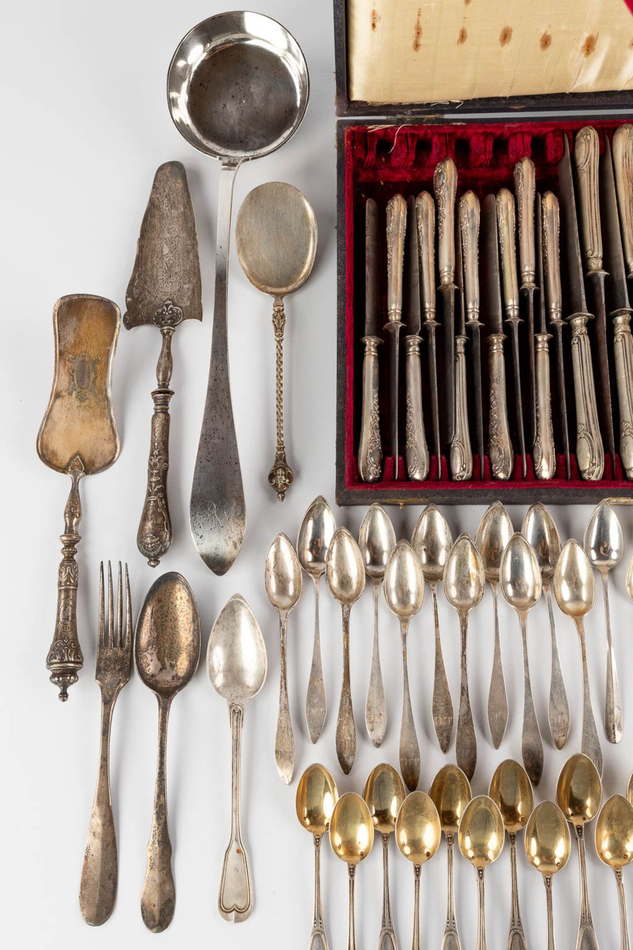 A large lot of various cutlery made of silver. 1,231 kg.  - Bild 6 aus 13
