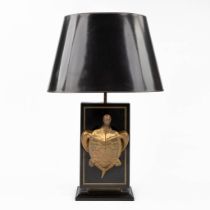 Mahenna, a mid-century table lamp with a bronze turtle, Hollywood Regency style. (D:35 x W:55 x H: 8