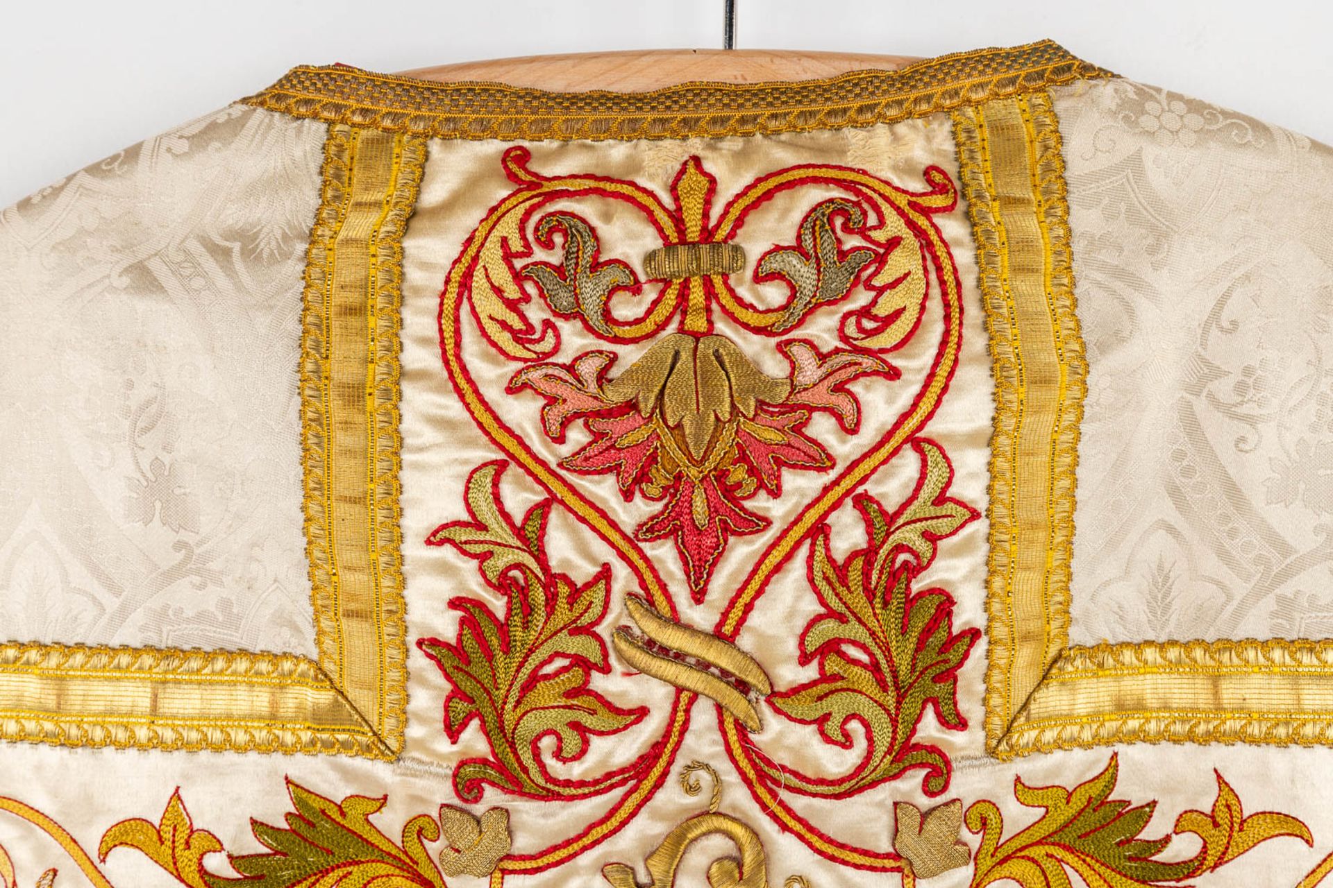 Three Roman Chasubles, Three Stola, thick gold thread embroideries. - Image 12 of 28