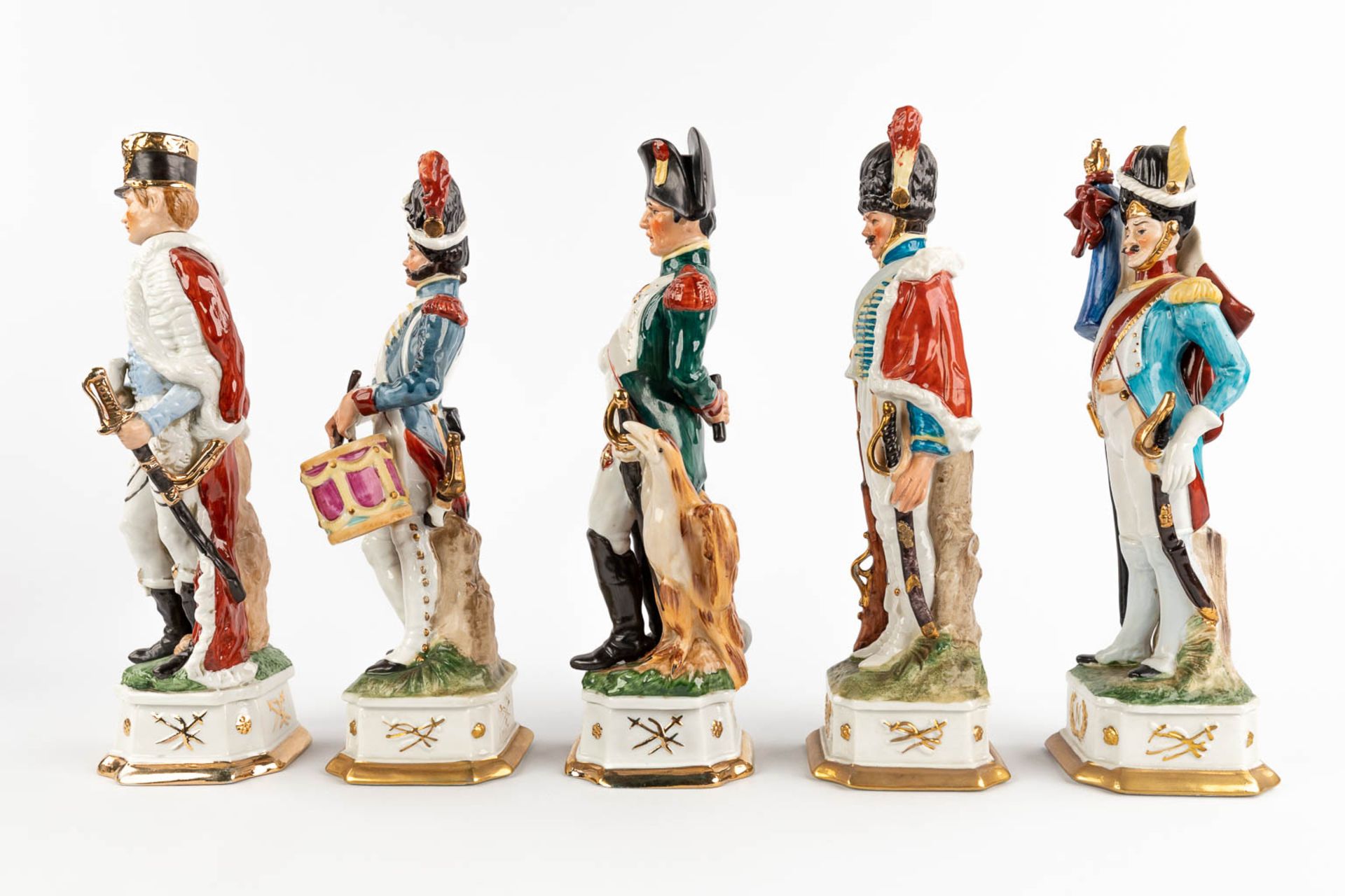 Napoleon and 9 generals, polychrome porcelain. 20th C. (H:32 cm) - Bild 14 aus 15