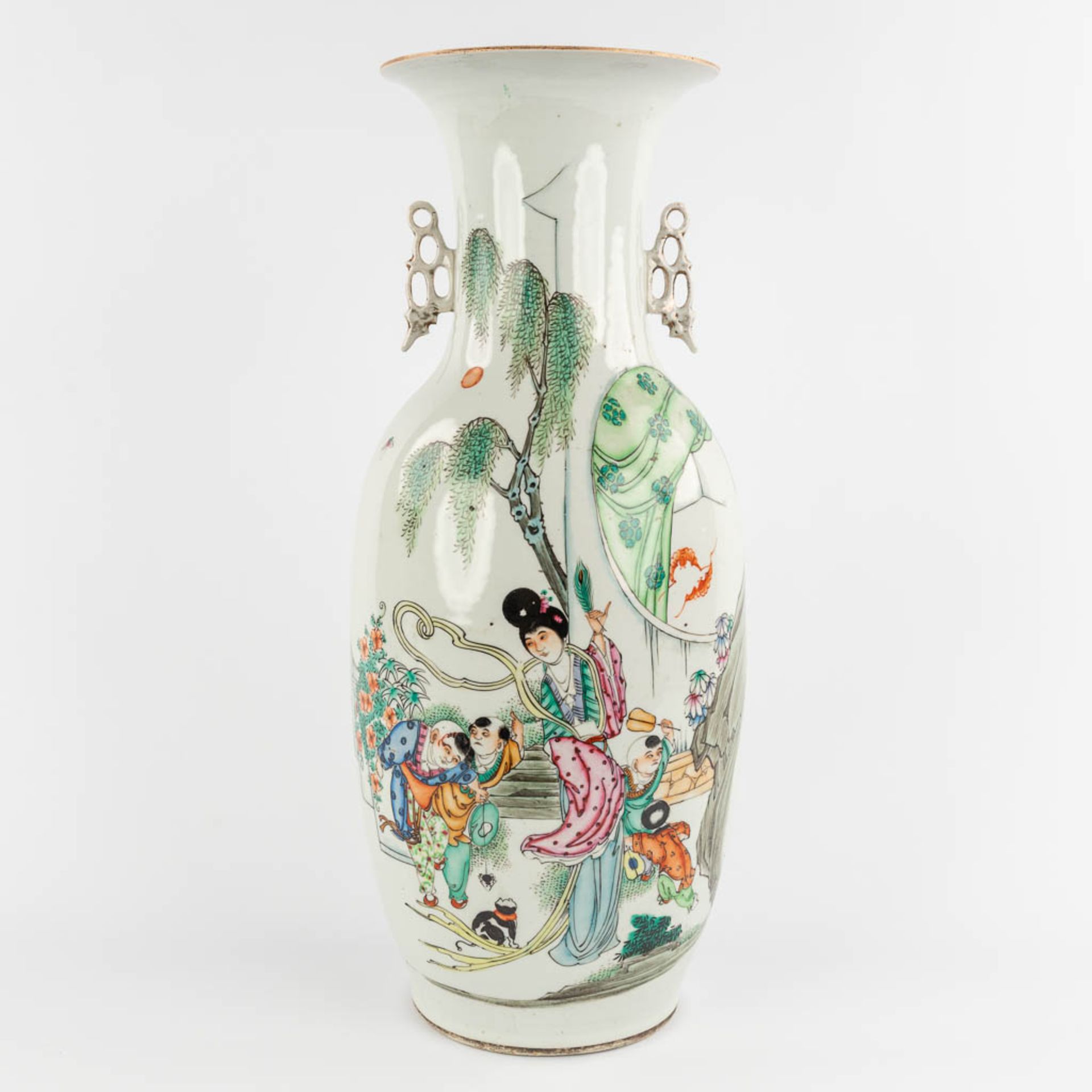 Two Chinese vases and a Ginger Jar, decorated with ladies. 19th/20th C. (H:57 x D:23 cm) - Image 3 of 31