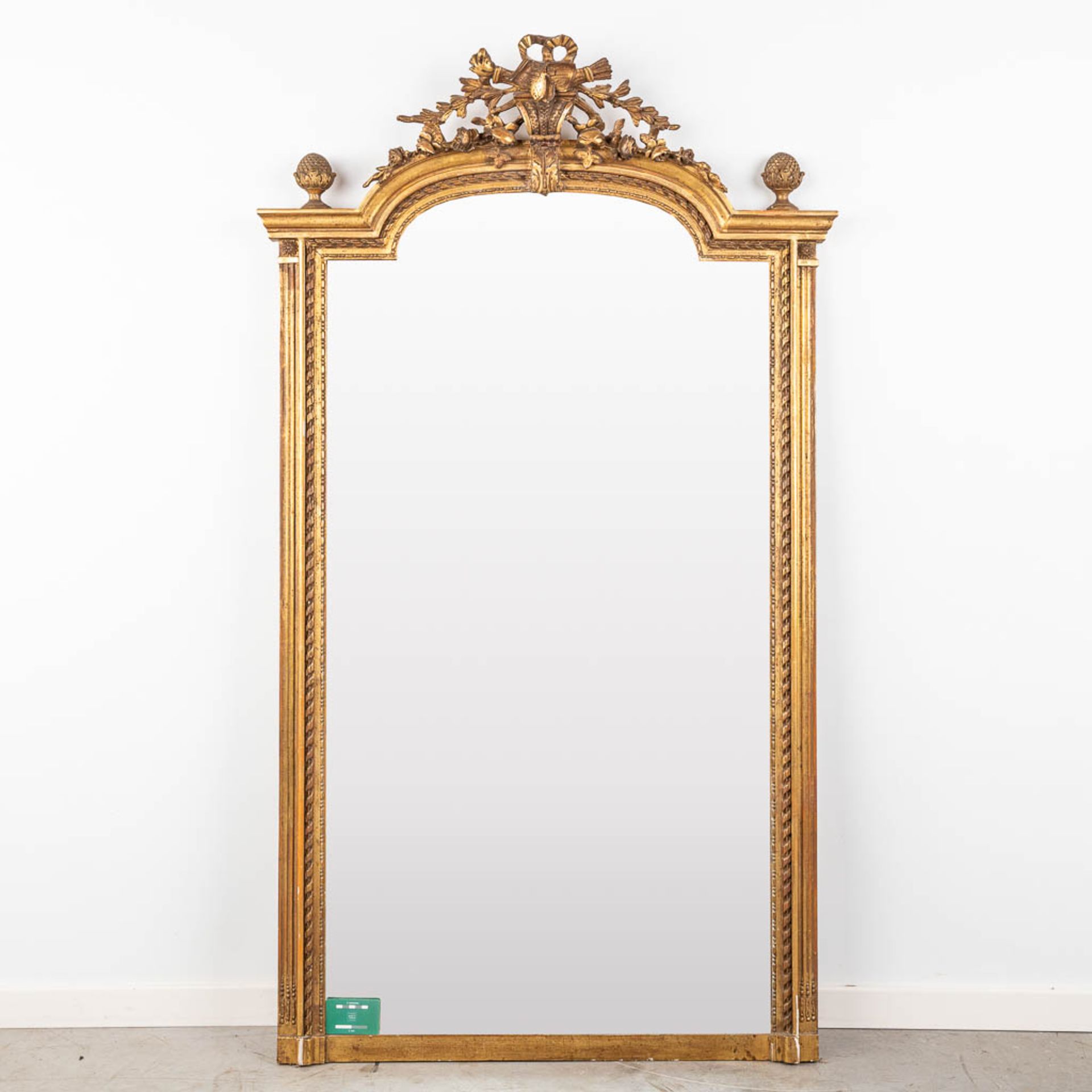 An antique mirror, gilt wood and stucco in Louis XVI style. Circa 1900.  (W:91 x H:160 cm) - Bild 2 aus 12