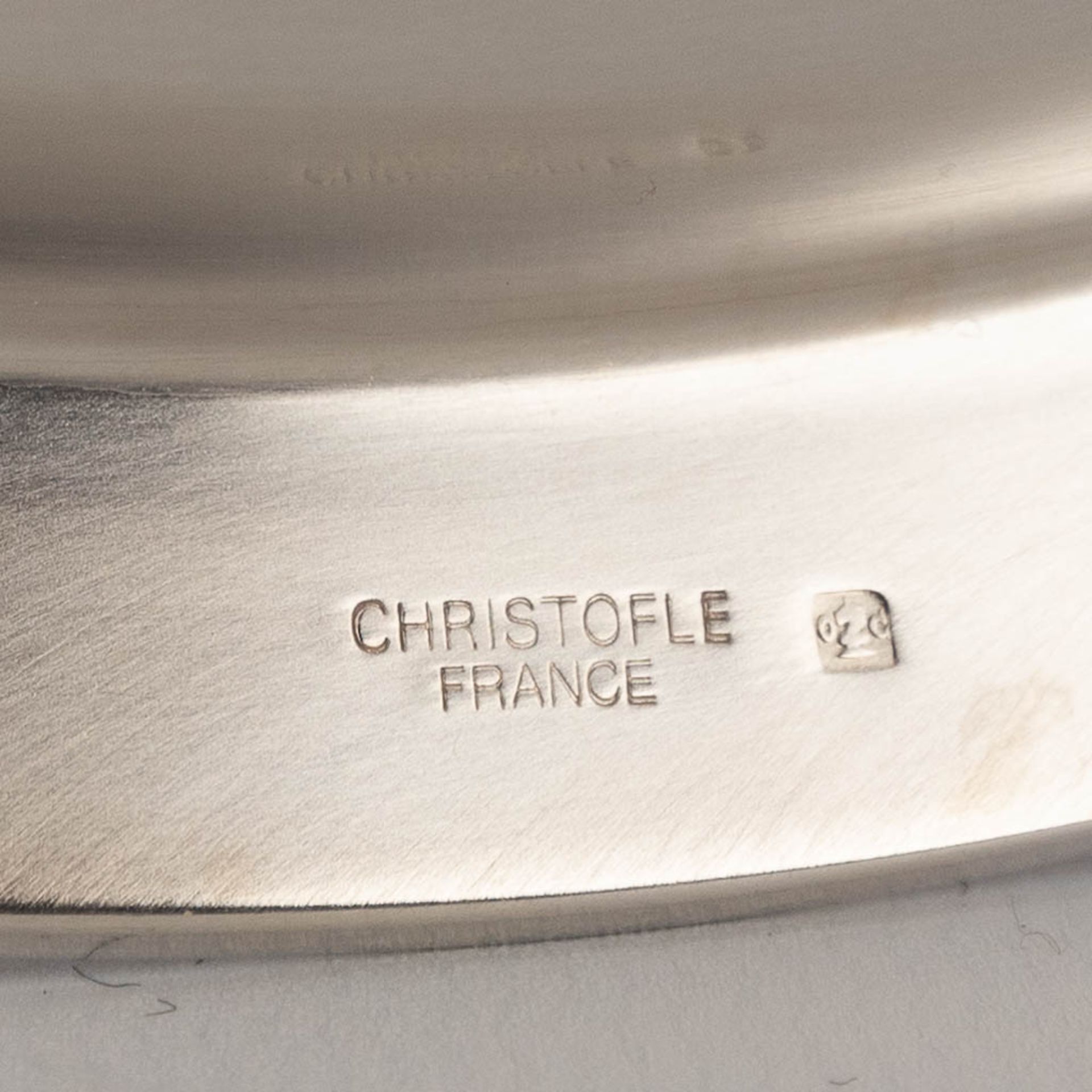 Christofle France, three pieces of silver plated serving accessories. (D:32 x W:45 cm) - Image 8 of 16