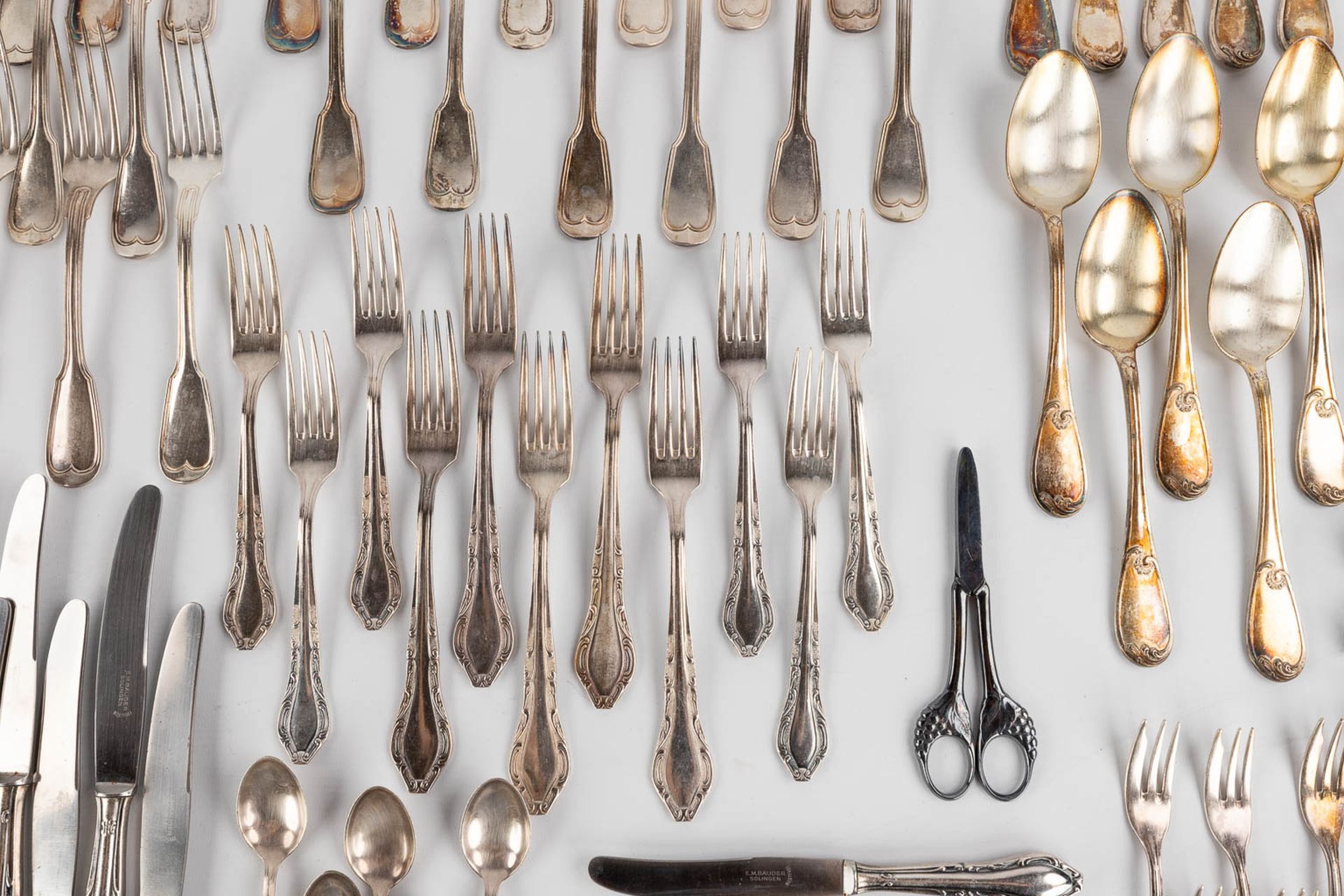 A large collection of serving accessories and cutlery, silver-plated metal. (W:35 cm) - Image 7 of 9