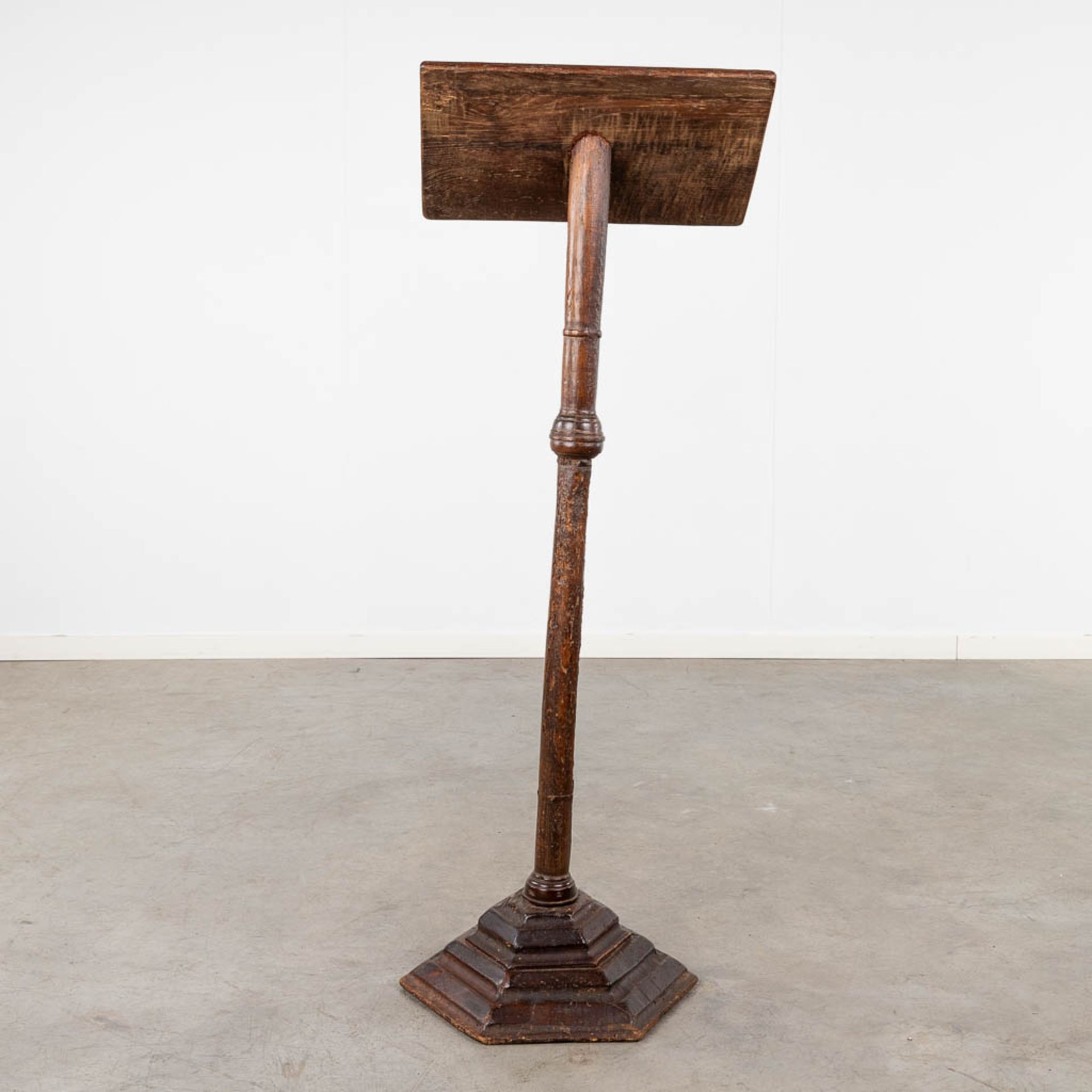 An antique lectern. 18th/19th C. (D:40 x W:50 x H:140 cm) - Image 5 of 12