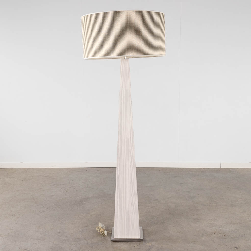 Natuzzi, a floorlamp. 21st C. (H:169 x D:60 cm) - Bild 5 aus 13