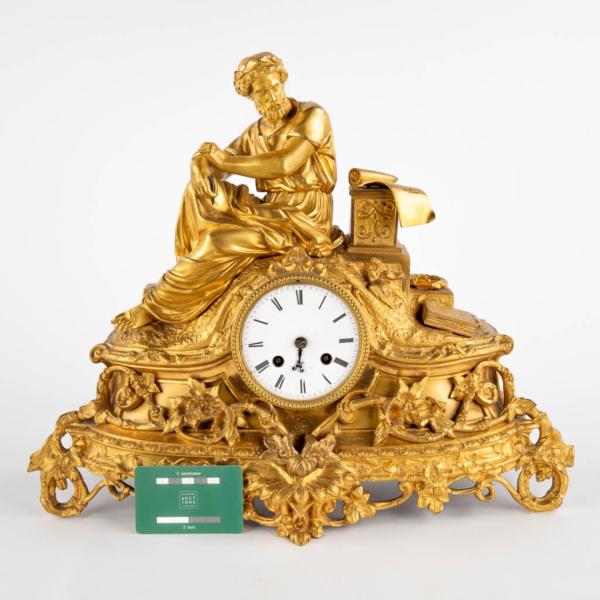 A mantle clock 'Lois De Solon', gilt bronze. France, 19th C. (D:14 x W:38 x H:52 cm) - Image 2 of 13