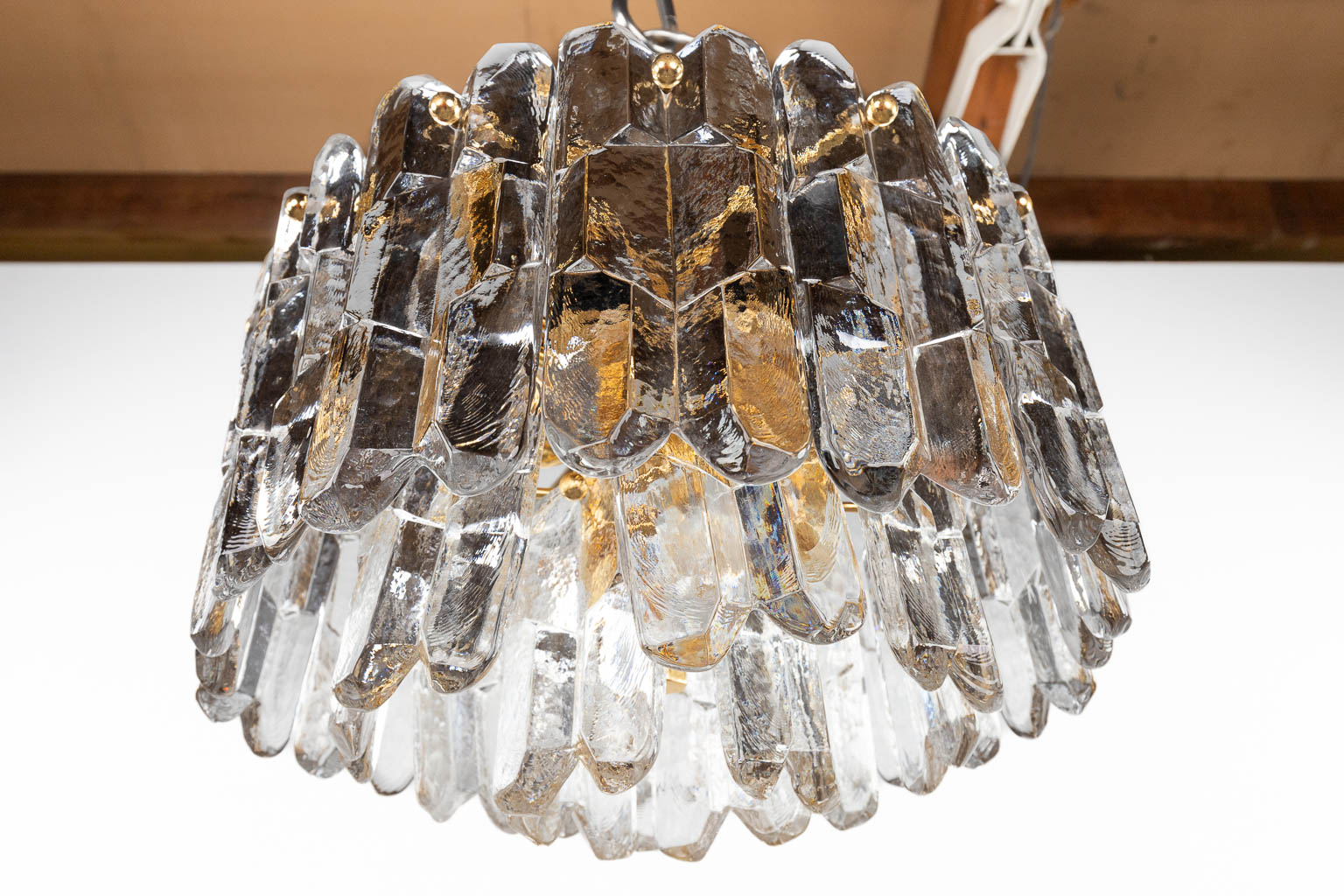 A chandelier, brass mounted with thick glass plaques, signed J.T. Kalmar. (H:35 x D:38 cm) - Bild 6 aus 7