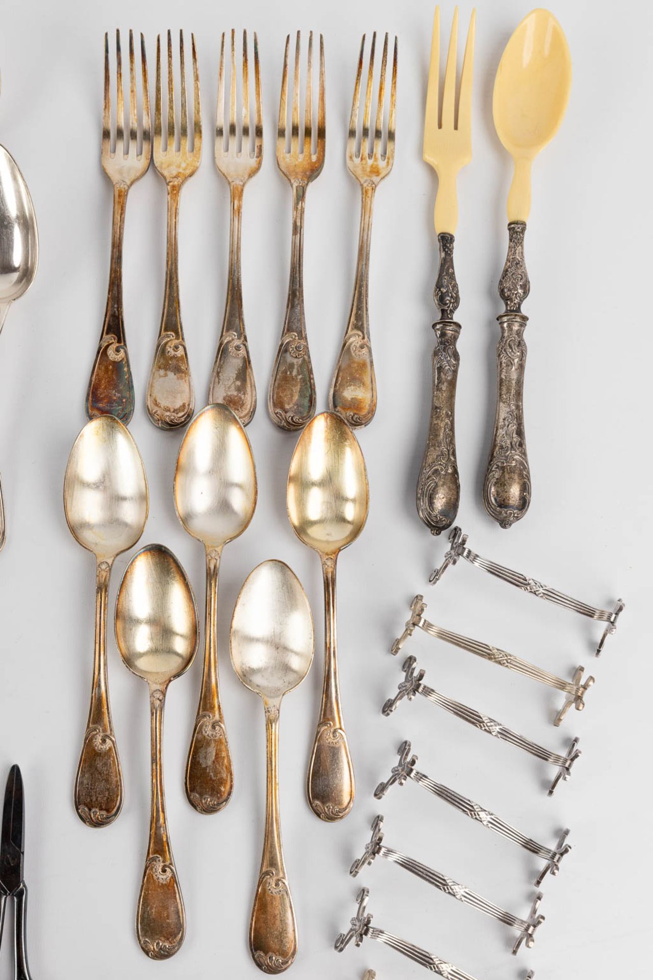 A large collection of serving accessories and cutlery, silver-plated metal. (W:35 cm) - Image 8 of 9