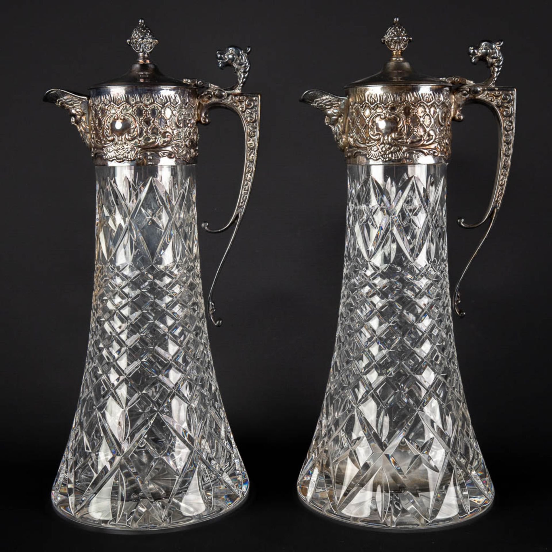 A pair of pitchers, crystal mounted with silver-plated metal. (H:30 x D:12,5 cm) - Image 5 of 13