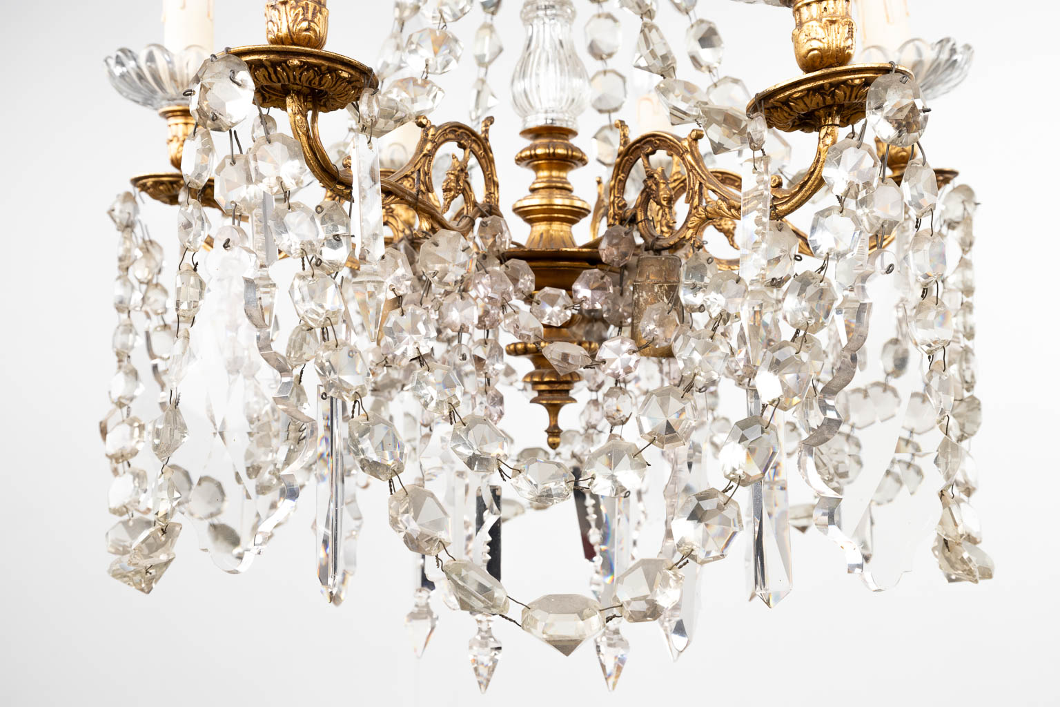 A large chandelier, bronze mounted with glass. (H:80 x D:56 cm) - Bild 11 aus 13